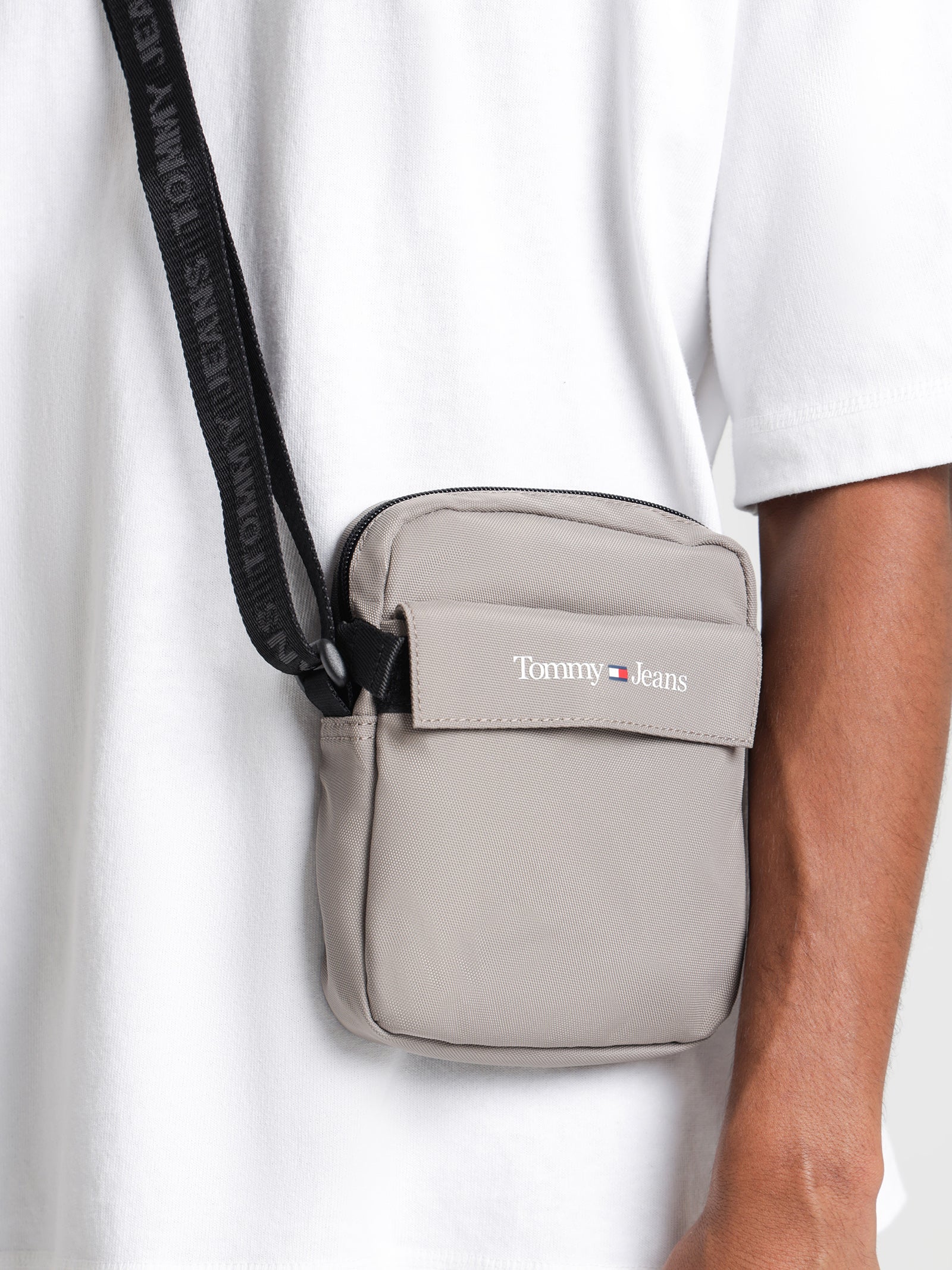 Essential Reporter Bag in Grey