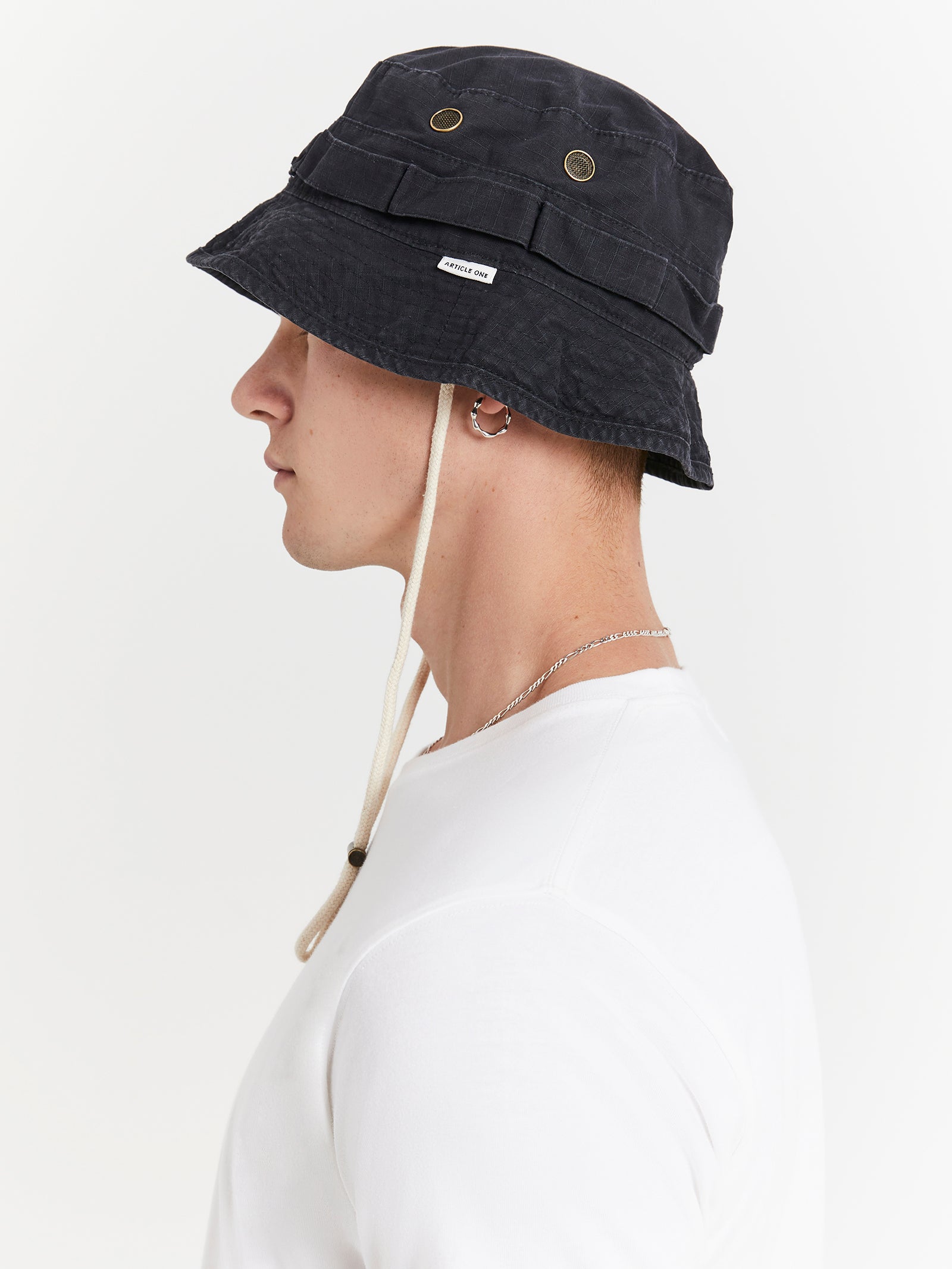 Wyatt Bucket Hat in Black