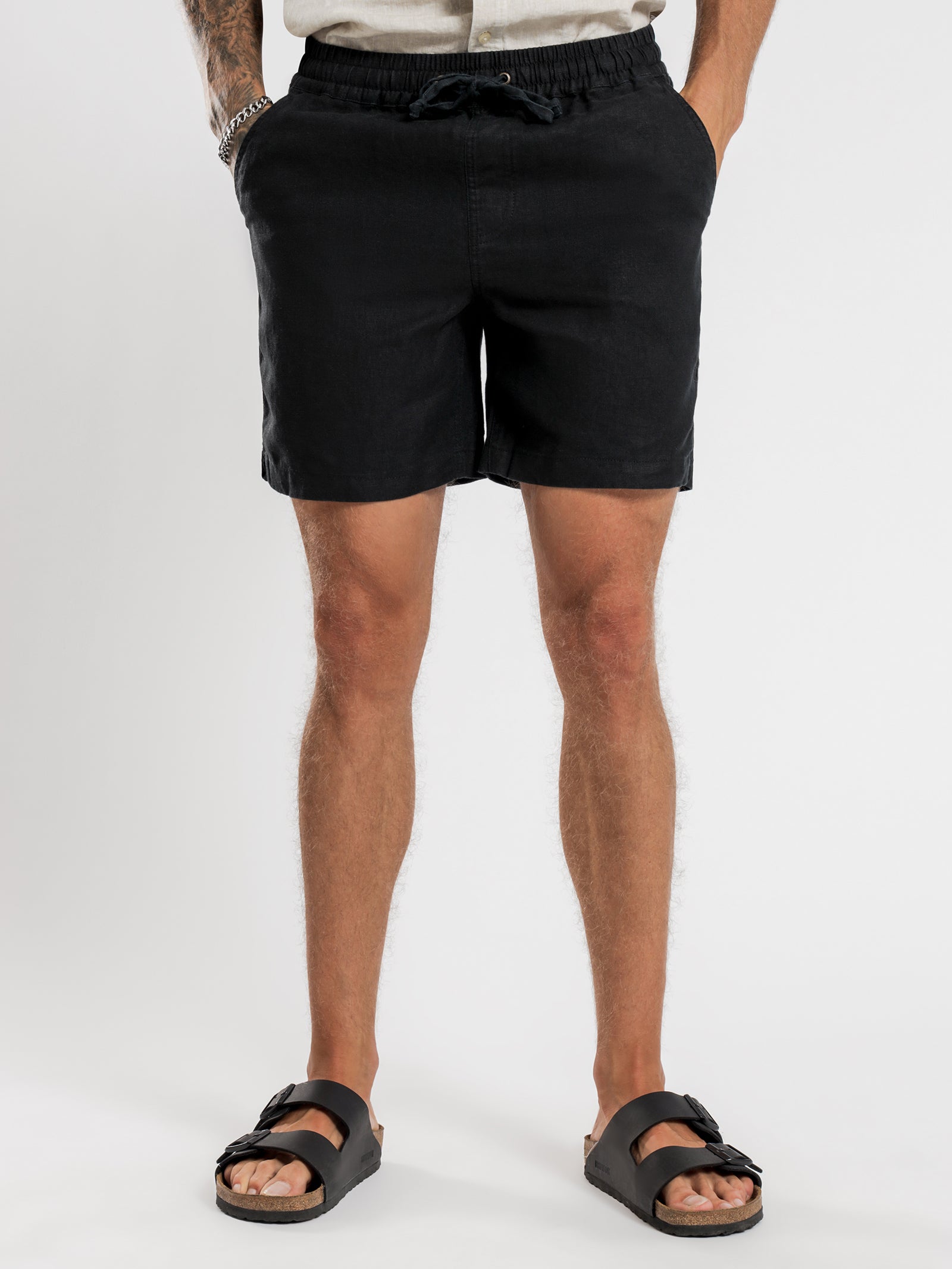 Riviera Linen Shorts in Black