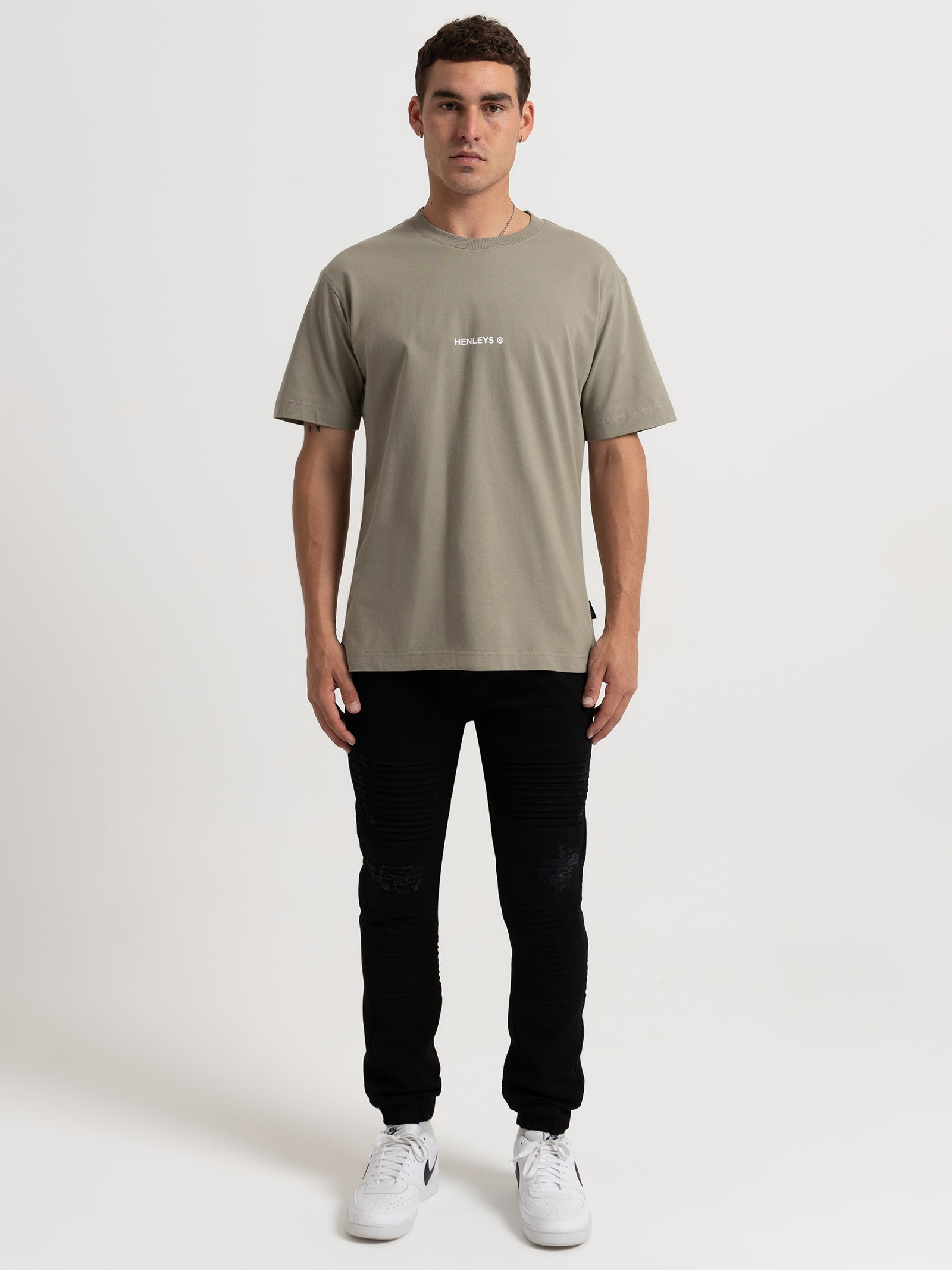 Team Spirit T-Shirt in Olive