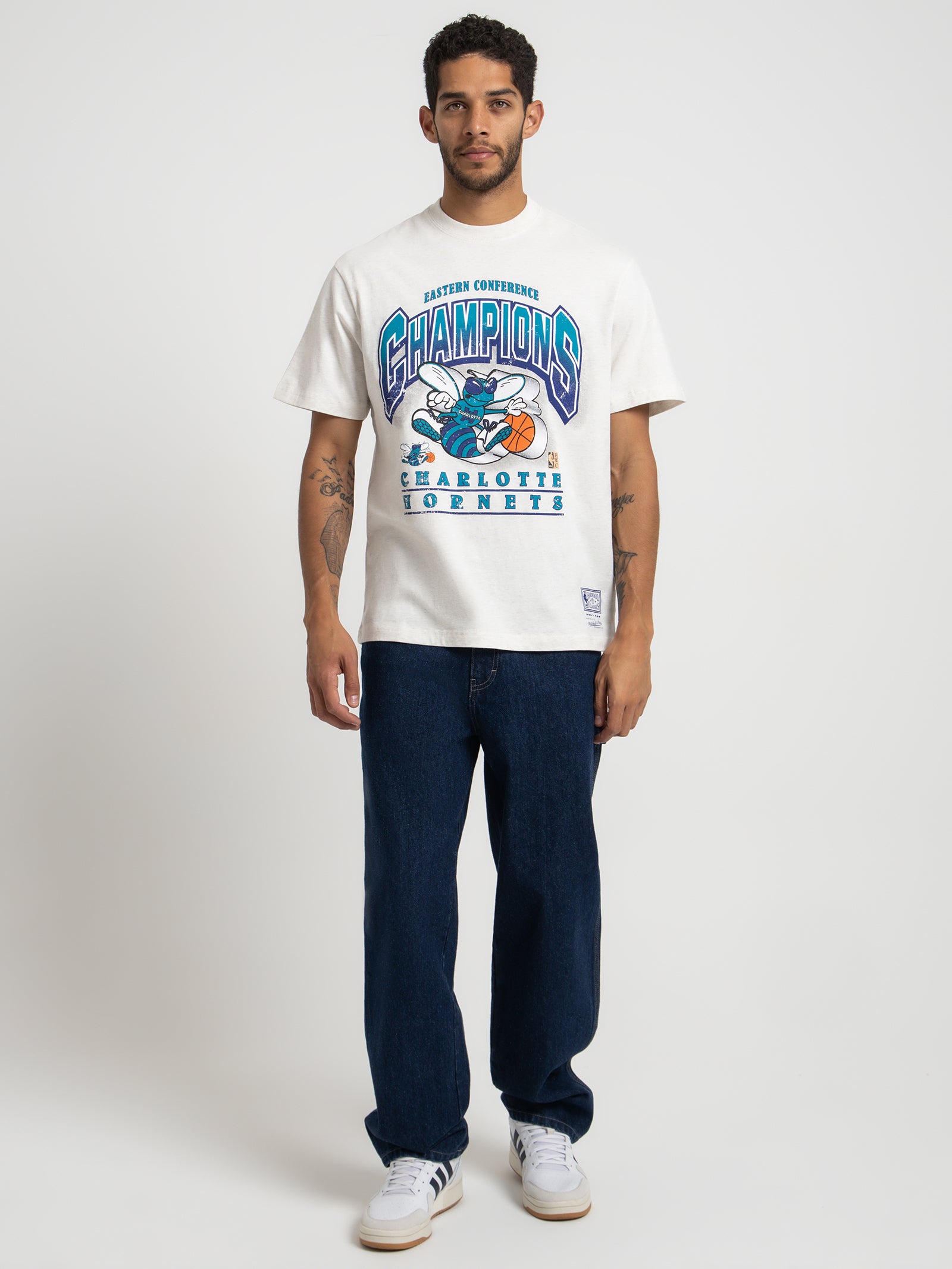 Charlotte Hornets Bevelled T-Shirt in White Marle