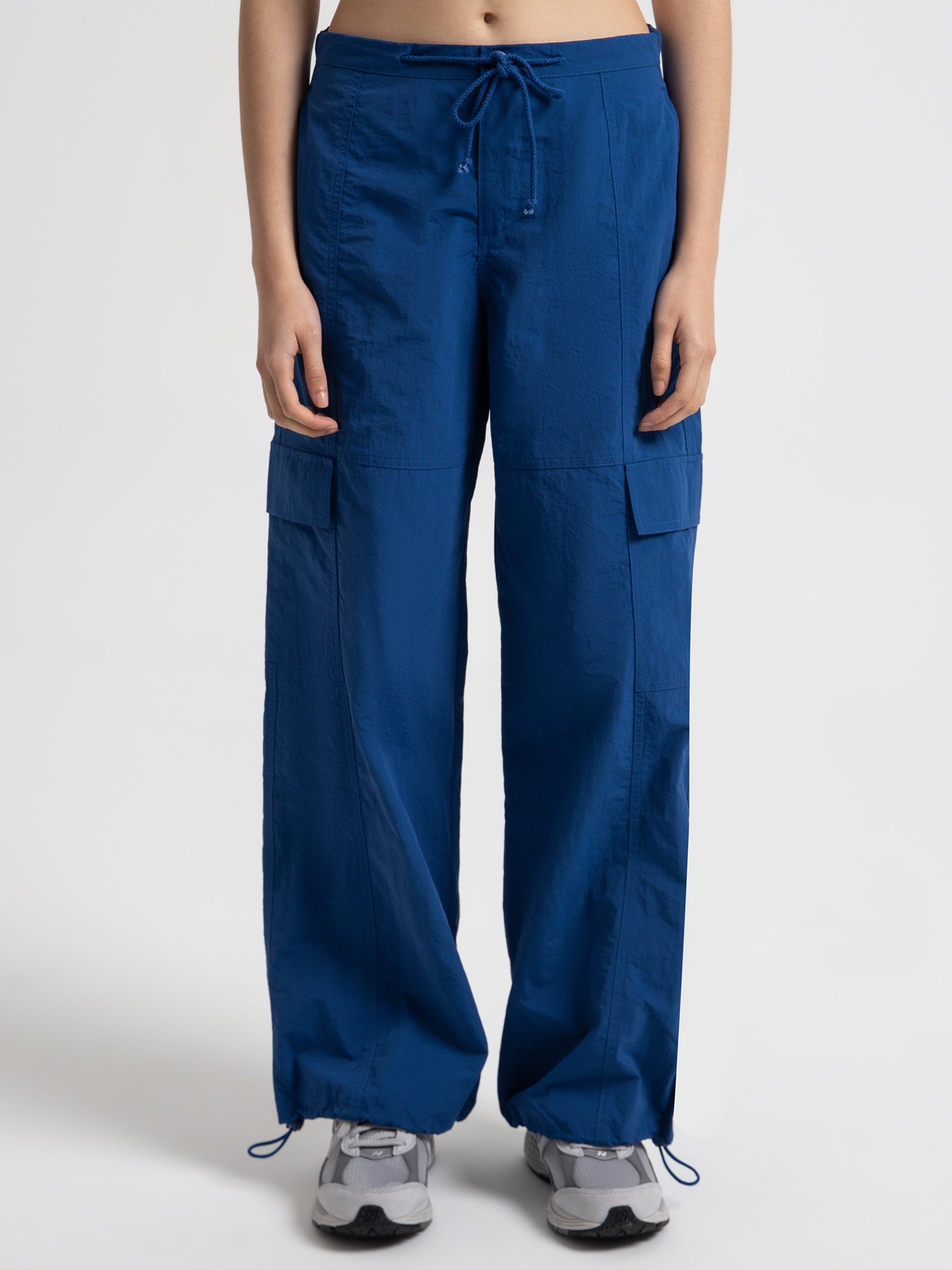 Vida Parachute Pants in Marina