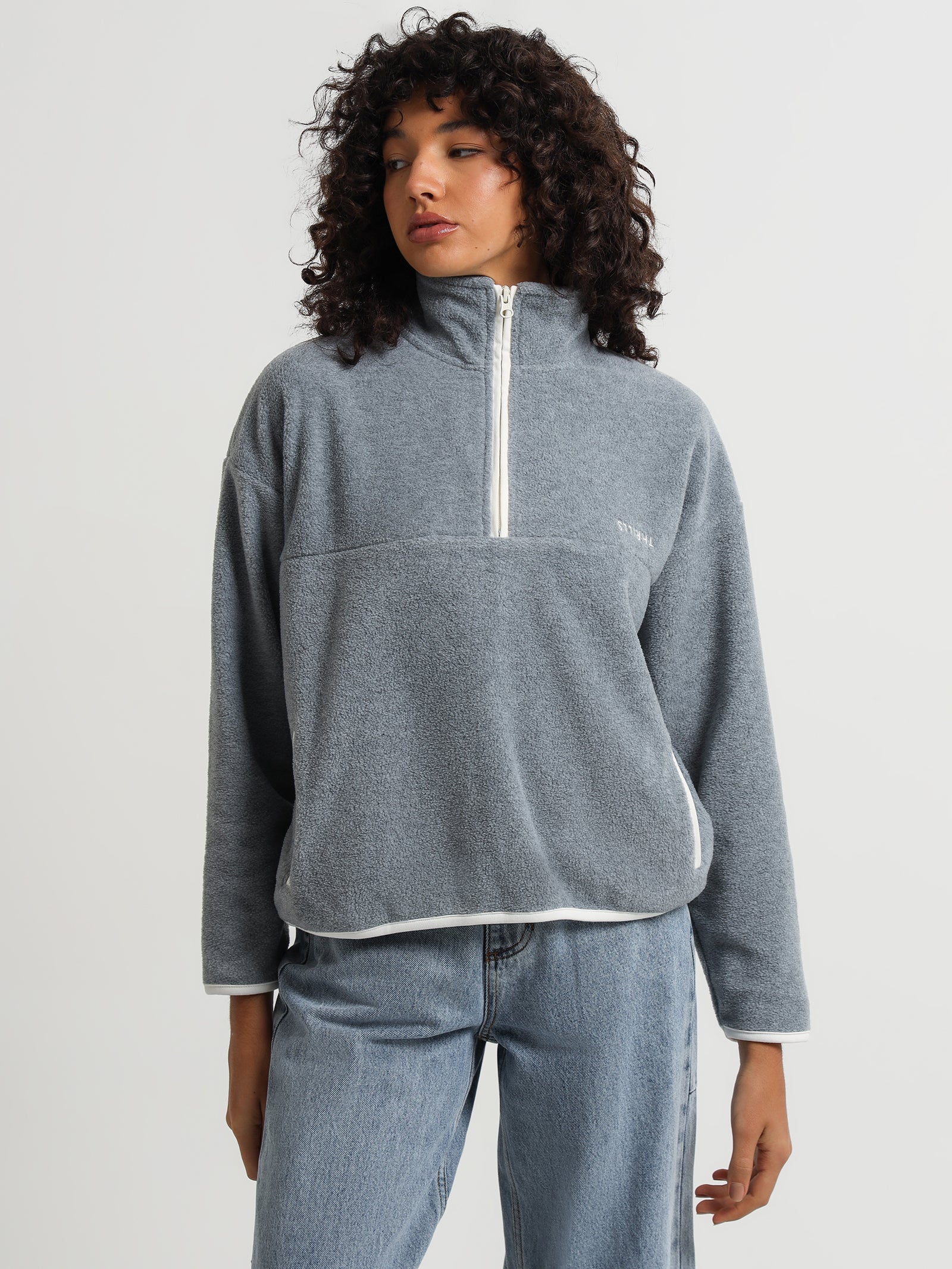 Minimal Thrills Crew Sweat in Grey Marle