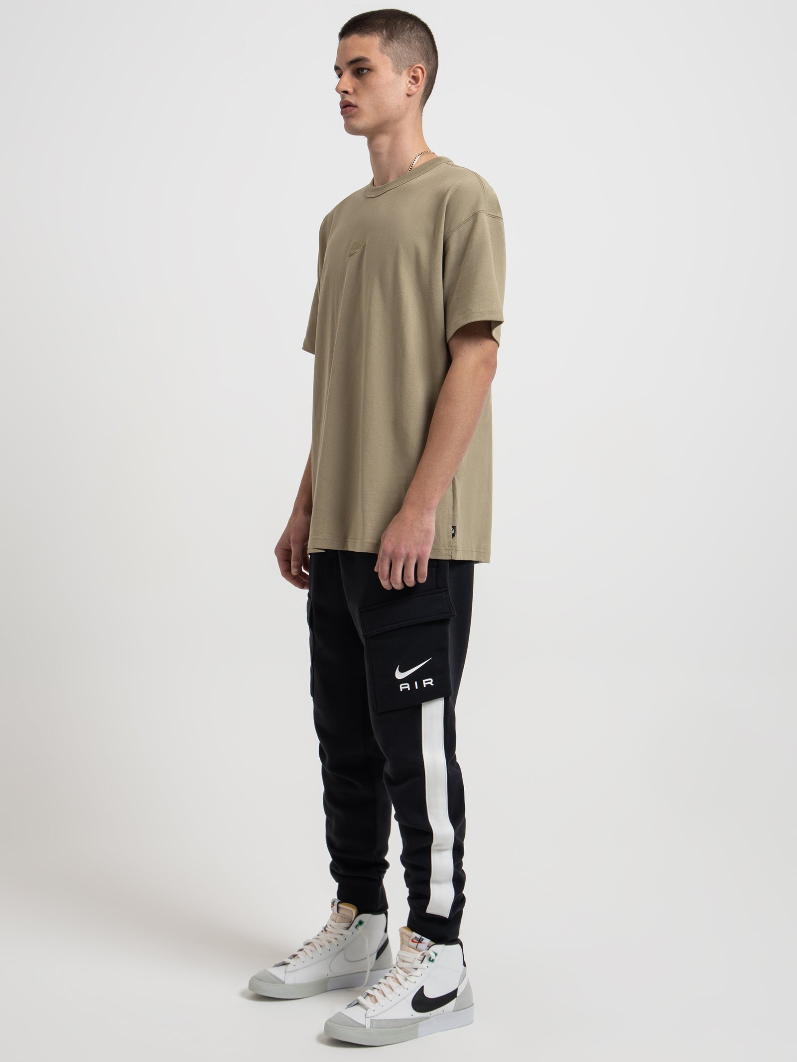 Sportswear Premium Essentials Sustainable T-Shirt in Neutral Olive