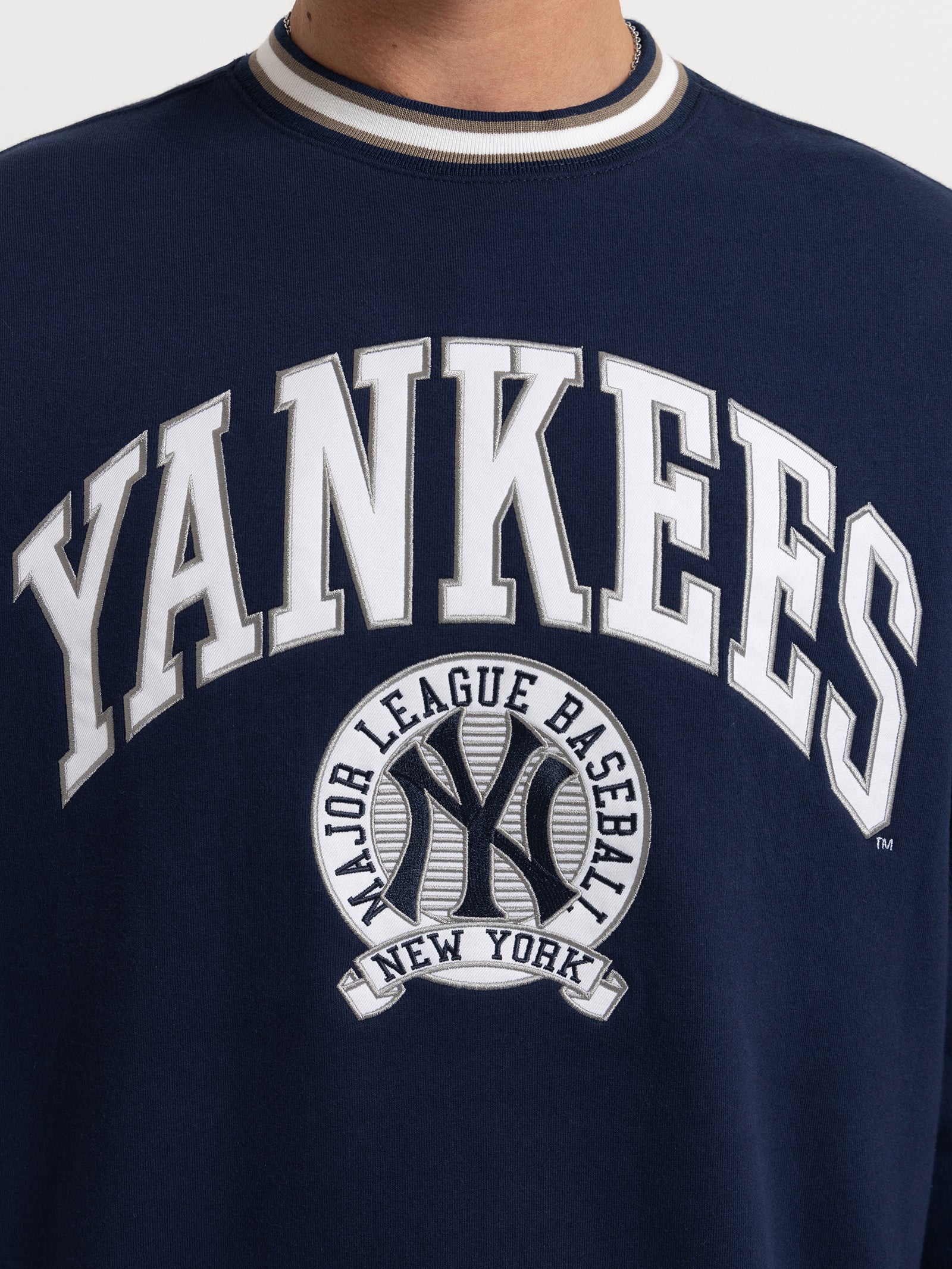 Vintage NY Yankees Graphic Sweater in Midnight Blue