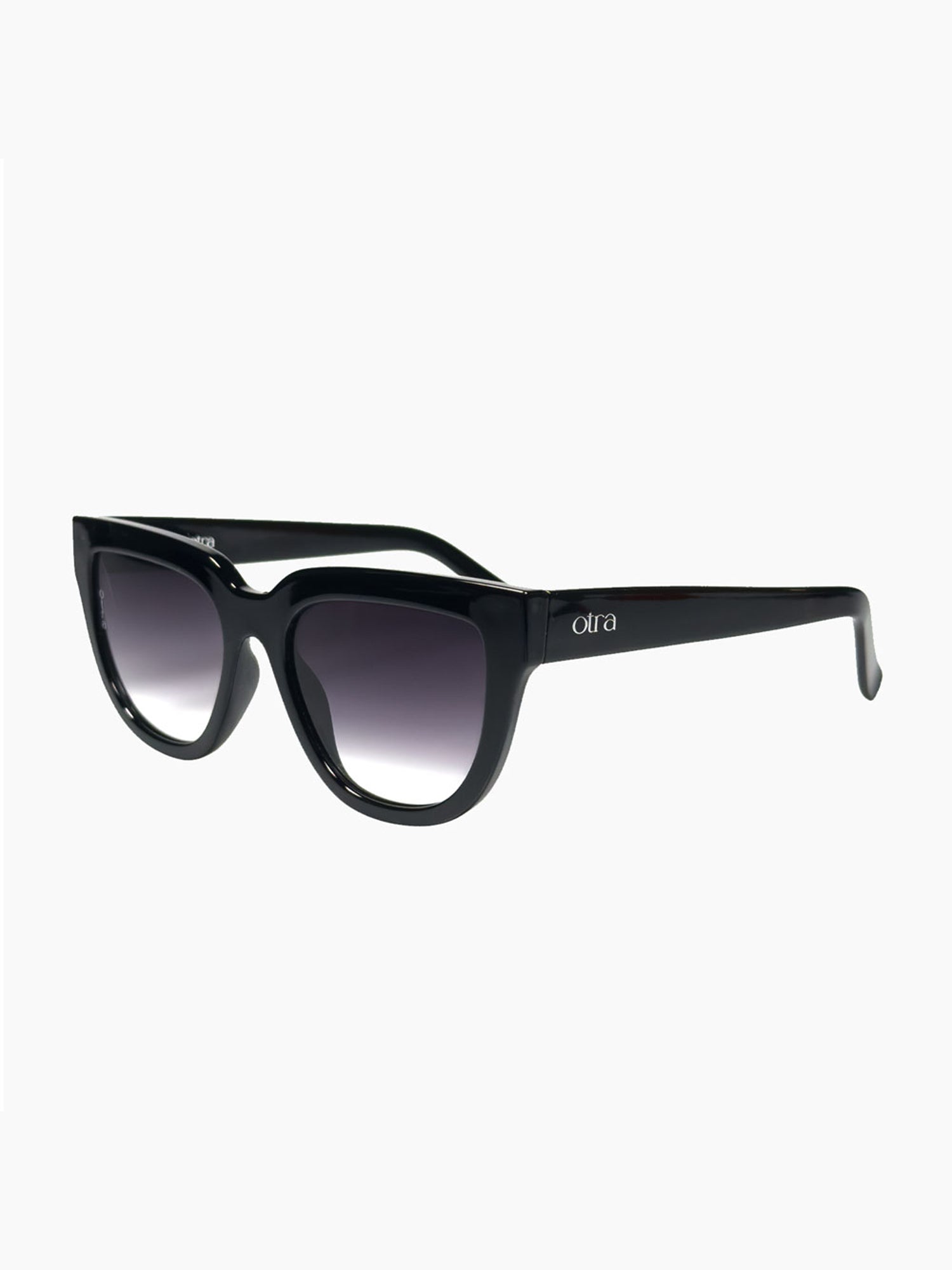 Mara Sunglasses in Black & Smoke Fade