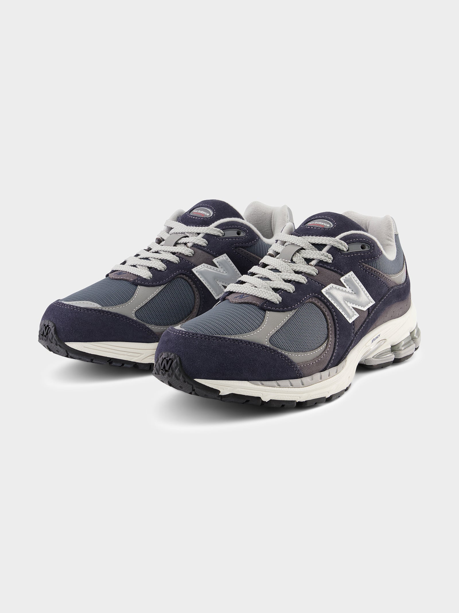 Unisex 2002R Sneakers in Navy & Grey