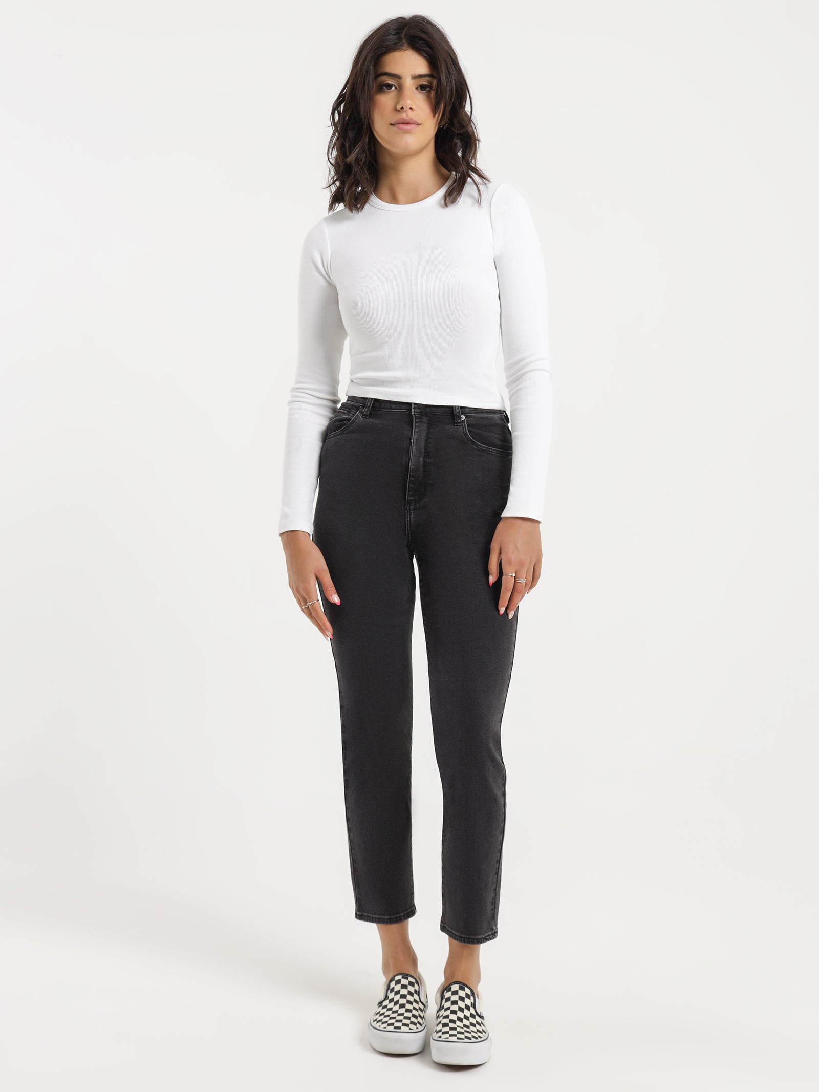 94 High Rise Slim Leg Mom Jeans in Black Denim