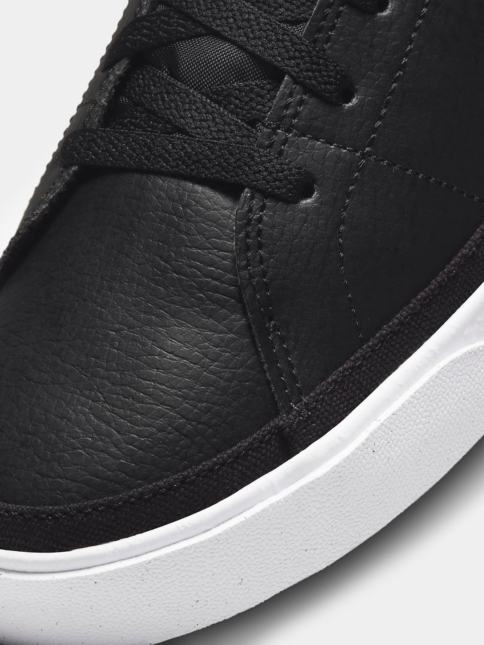 Mens Court Legacy Sneakers in Black & White