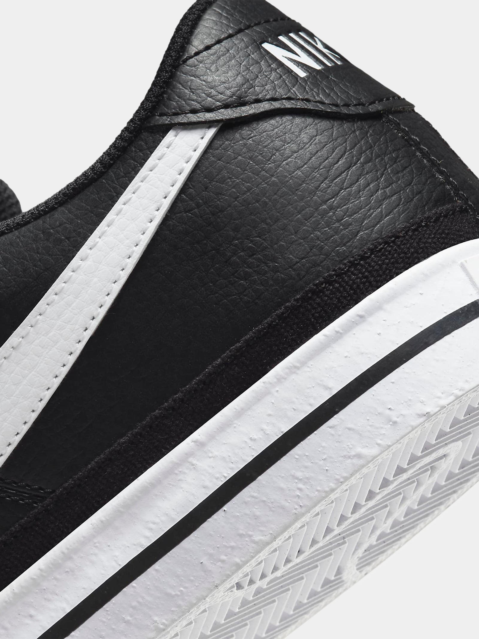 Mens Court Legacy Sneakers in Black & White