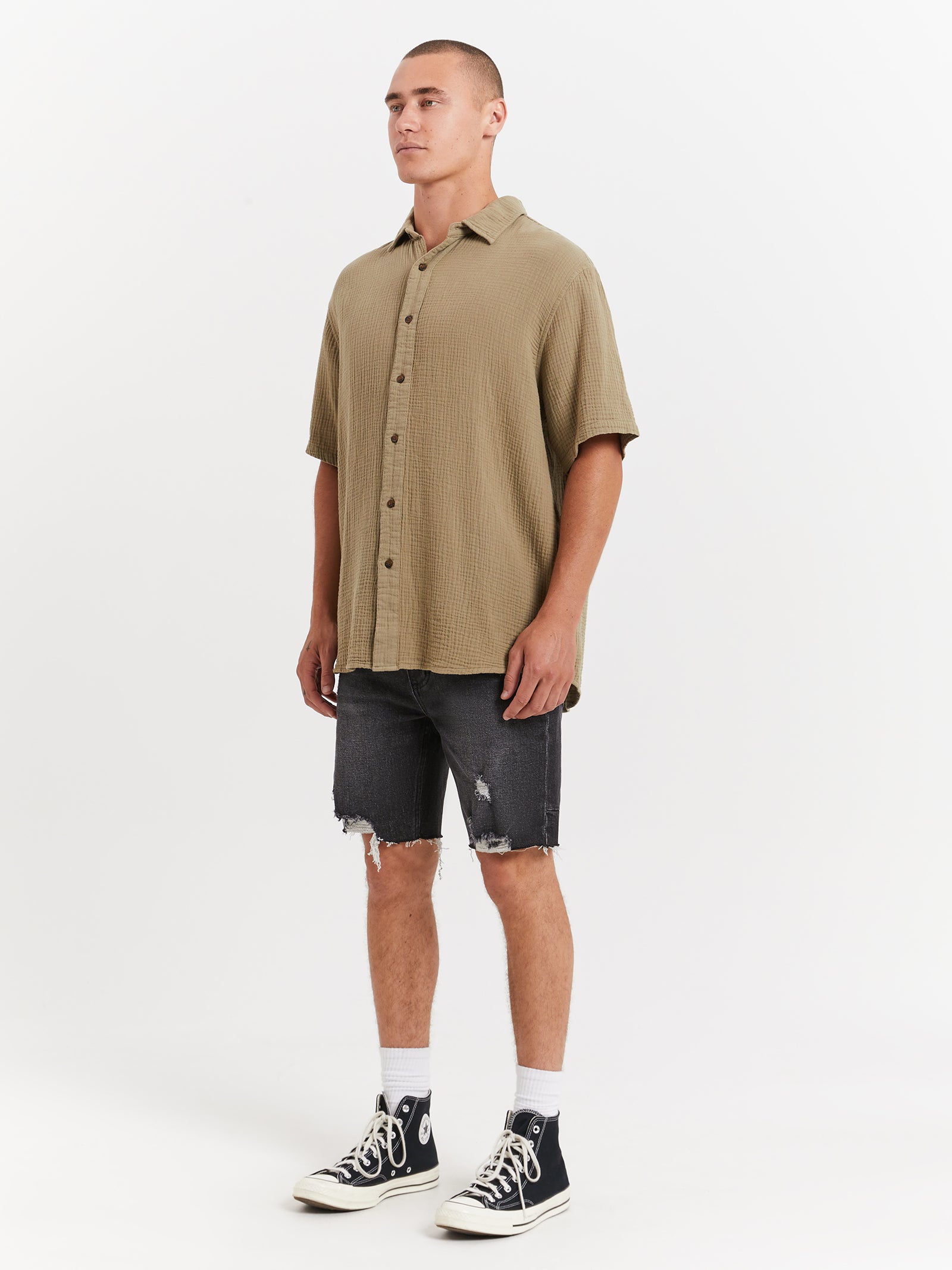 Minimal Seersucker Short Sleeve Shirt in Aloe