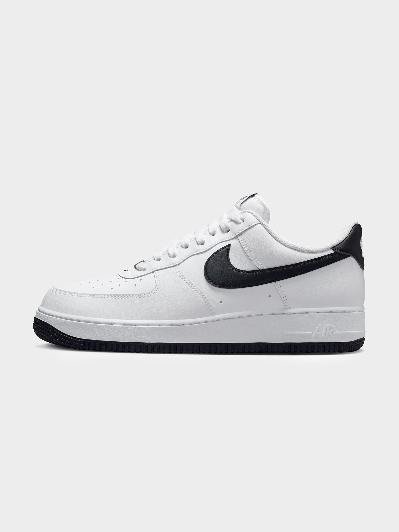 Mens Air Force 1 '07 Sneakers