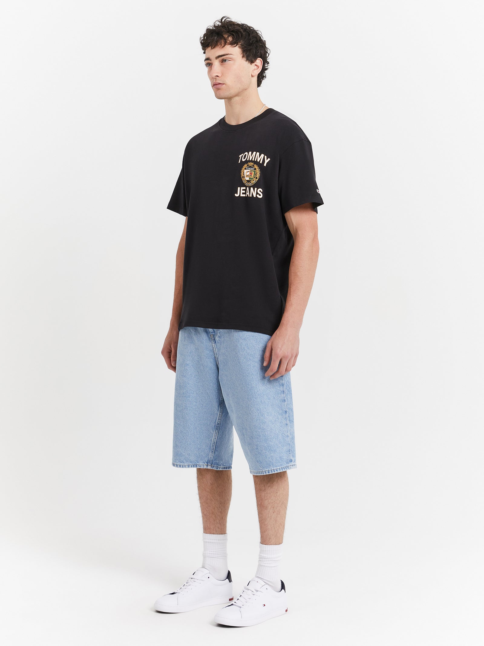 Relaxed Tommy Jeans Luxe 1 T-Shirt in Black