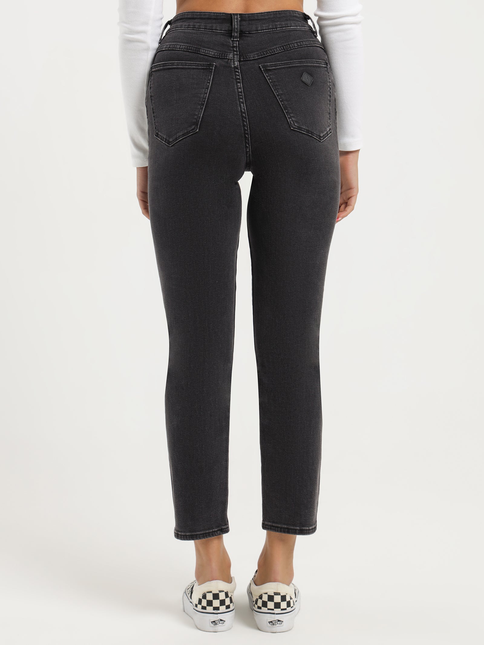 94 High Rise Slim Leg Mom Jeans in Black Denim