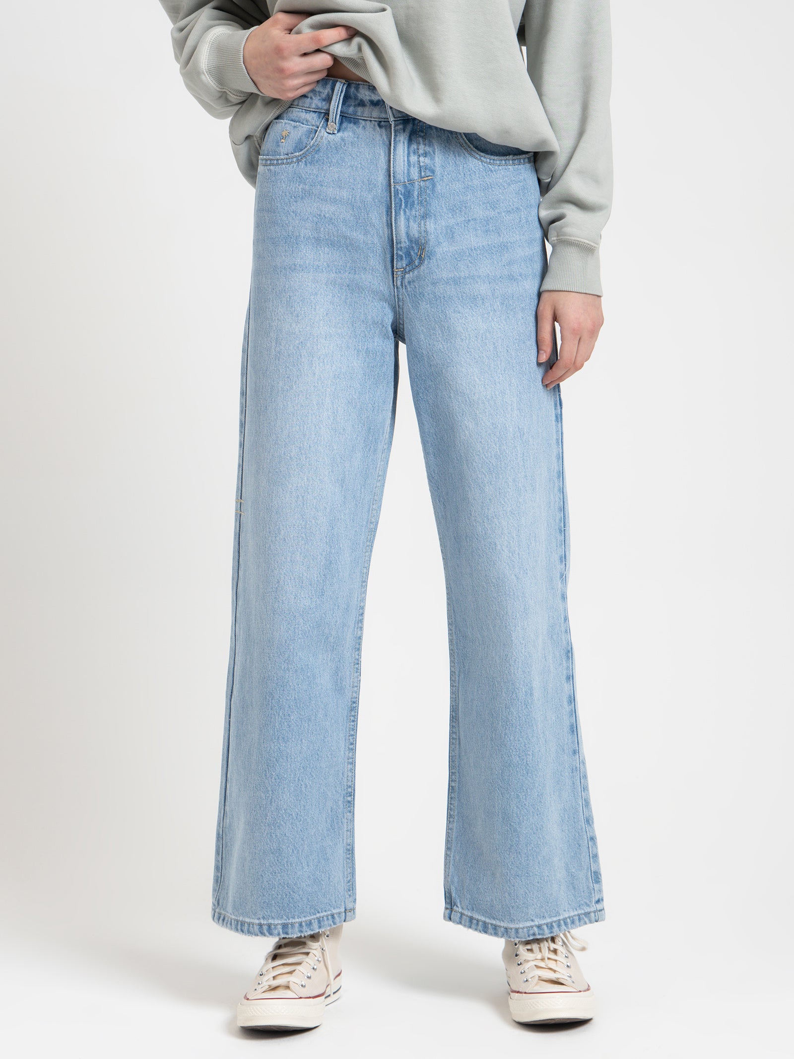 Holly Jeans in Ash Blue