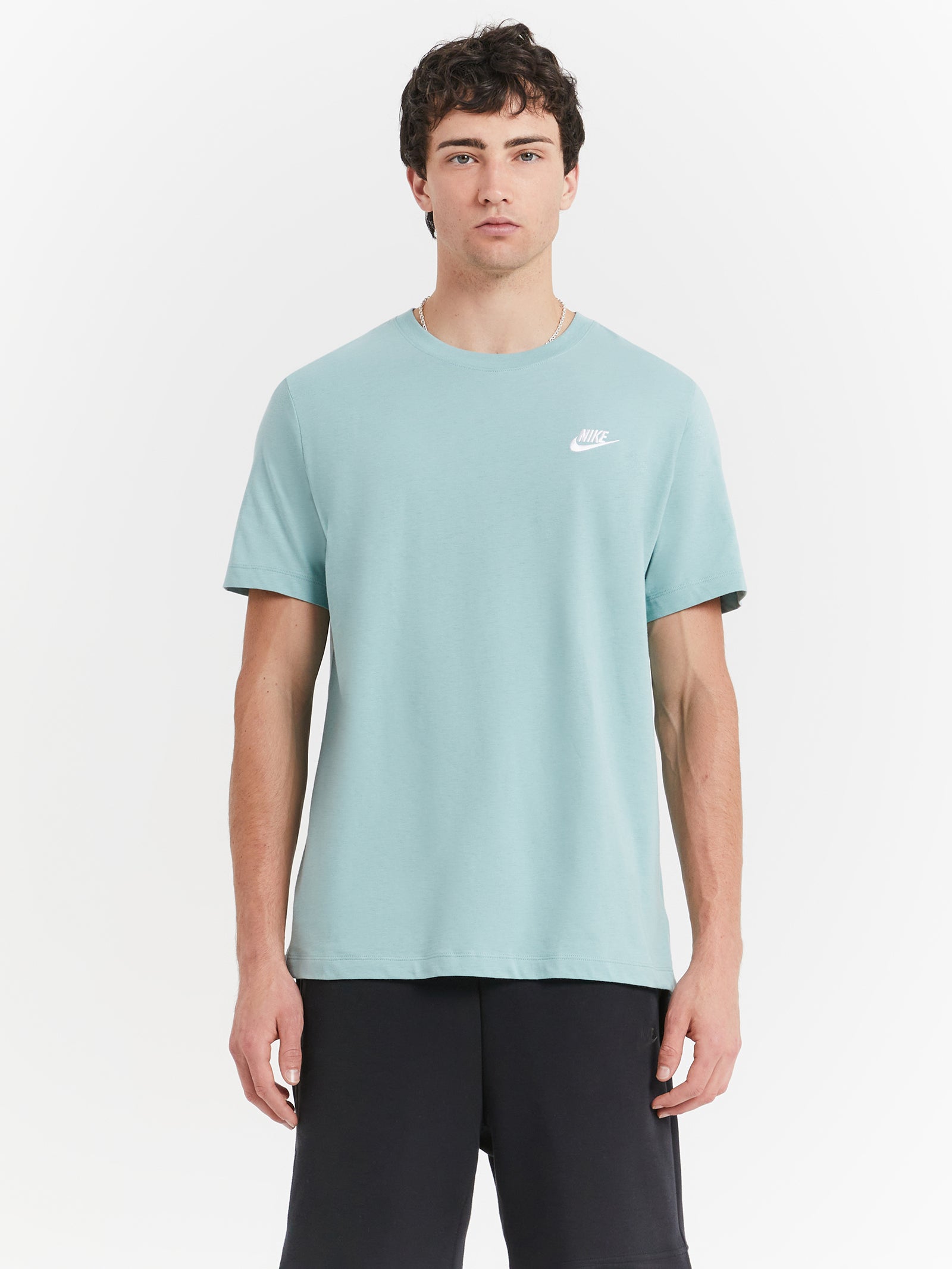 Sportswear Club T-Shirt in Mineral