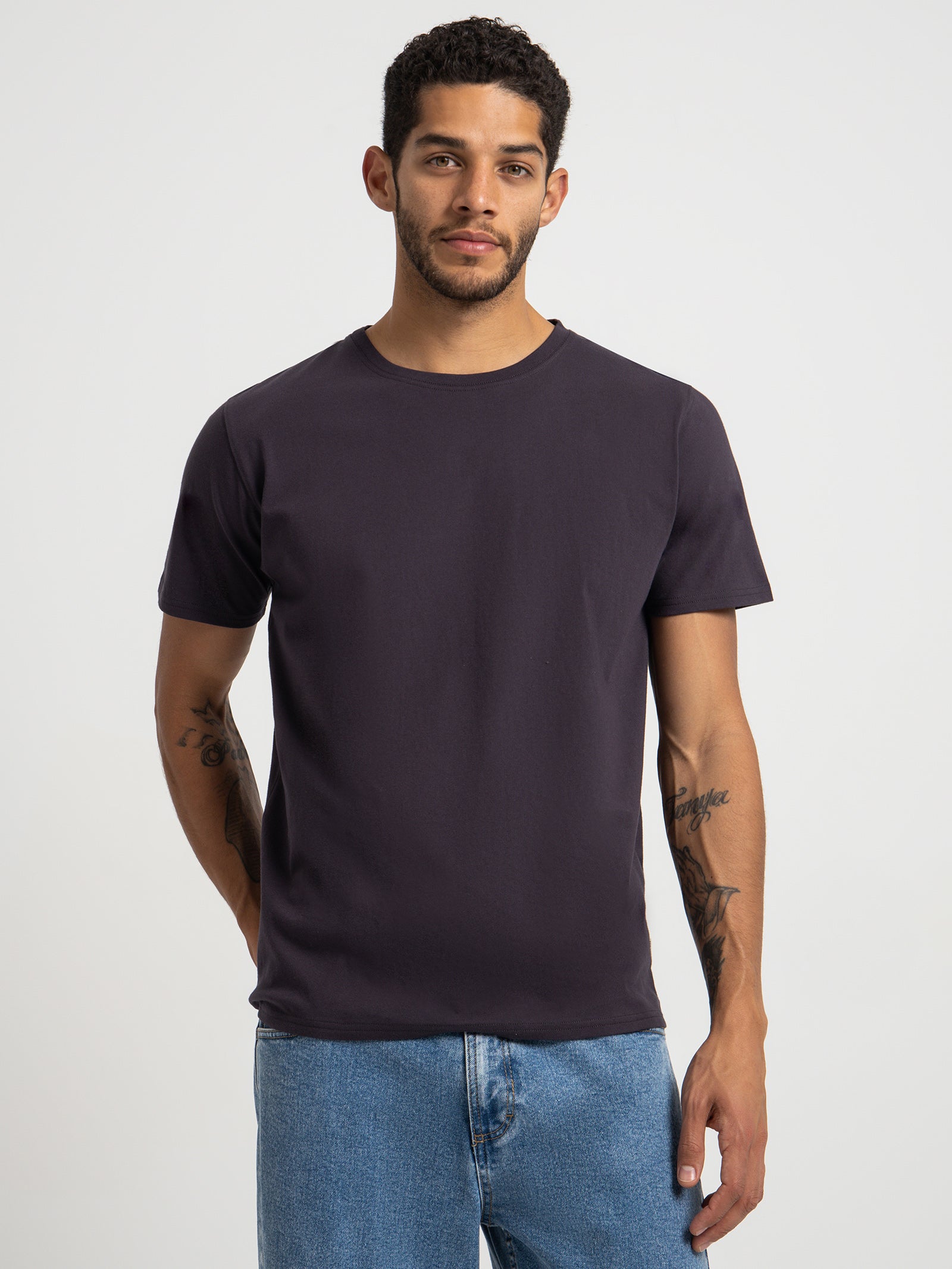 Classic T-Shirt in Coal