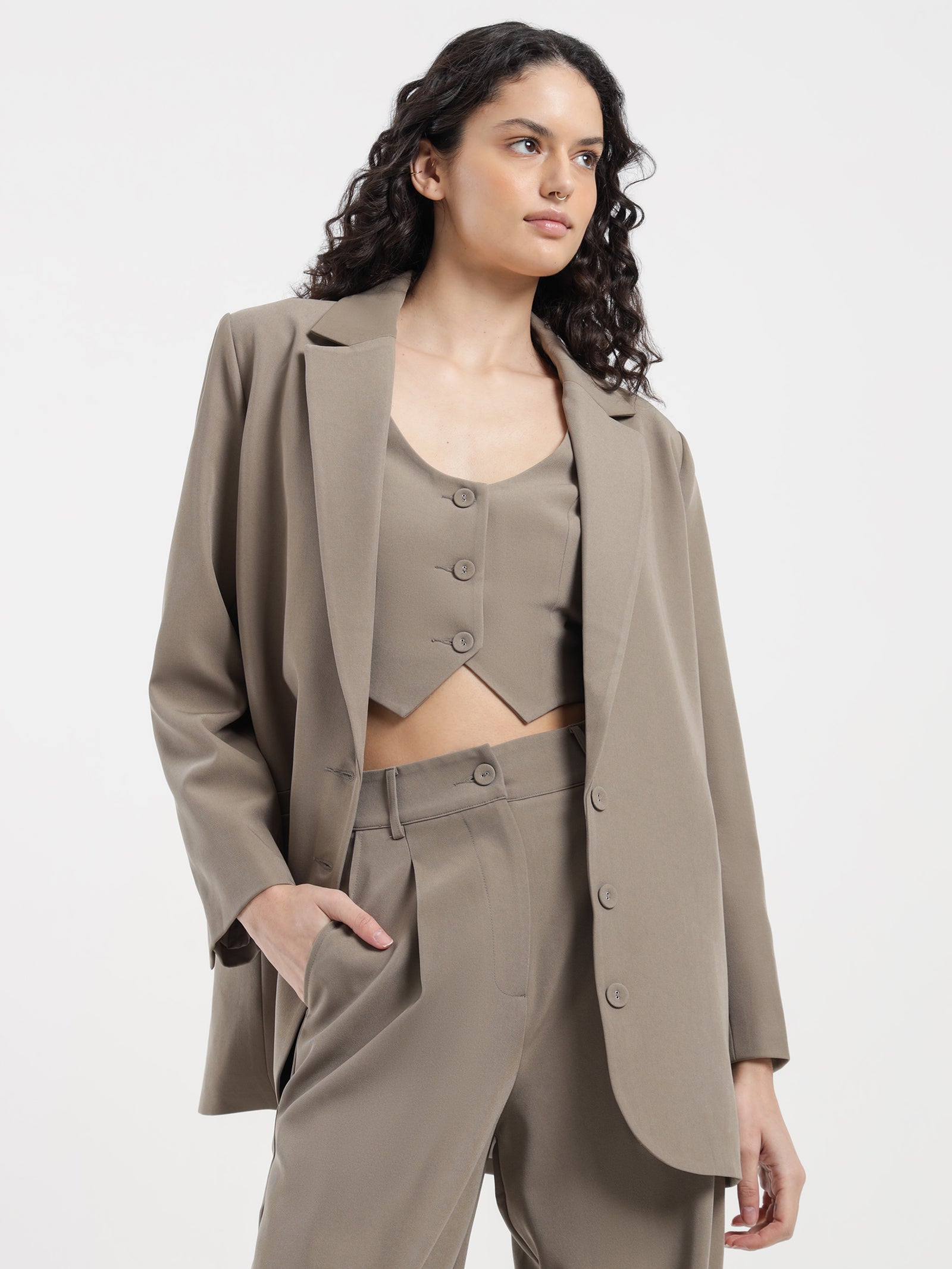 Raquel Boyfriend Blazer in Taupe