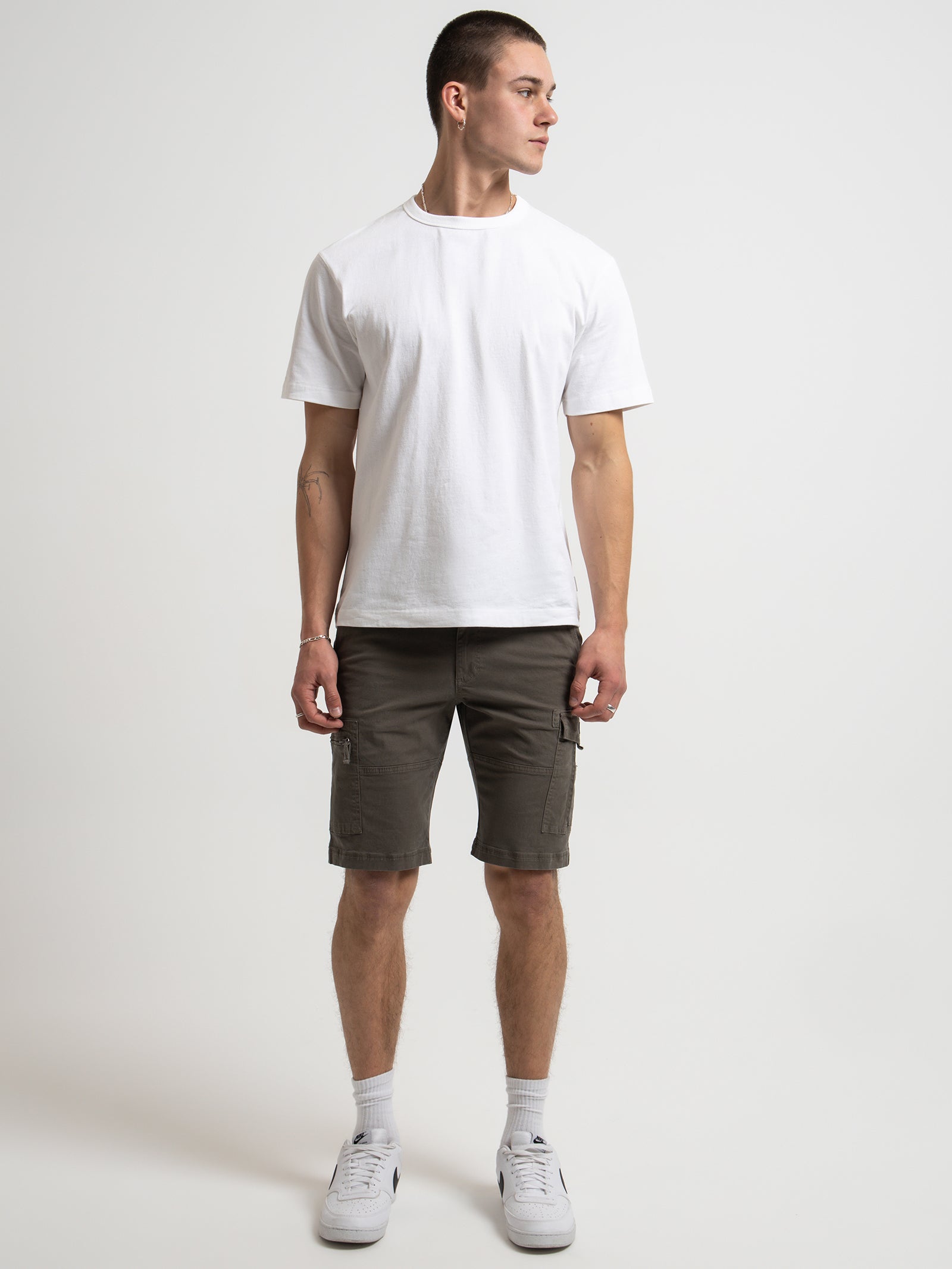 Leon Cargo Shorts in Dark Forest Green