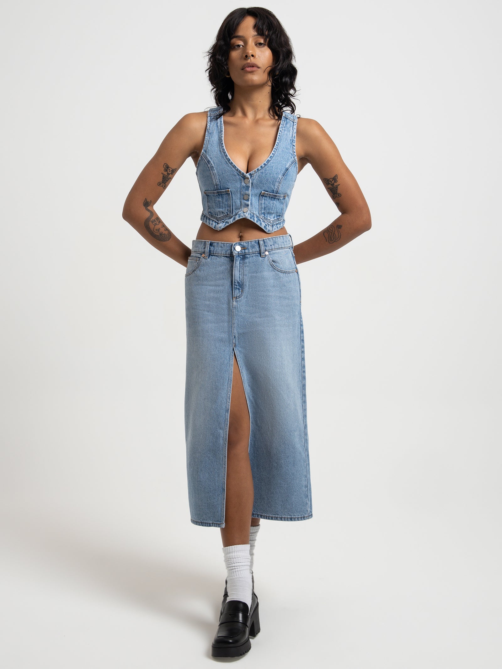 99 Low Maxi Skirt in Distressed Light Denim