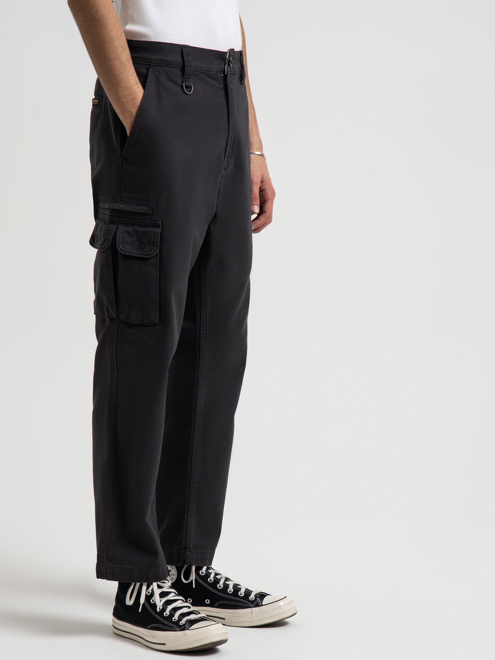 Hard Yakka Slacker Cargo Pants in Charcoal