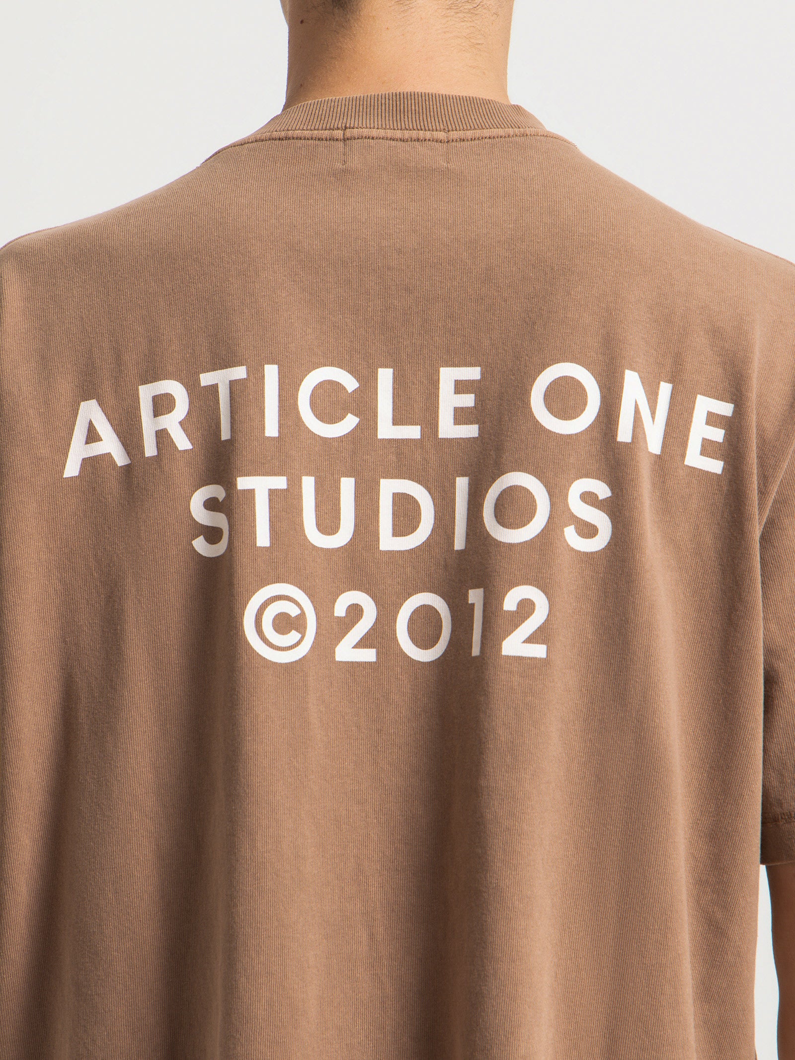 Studio Logo T-Shirt in Pecan