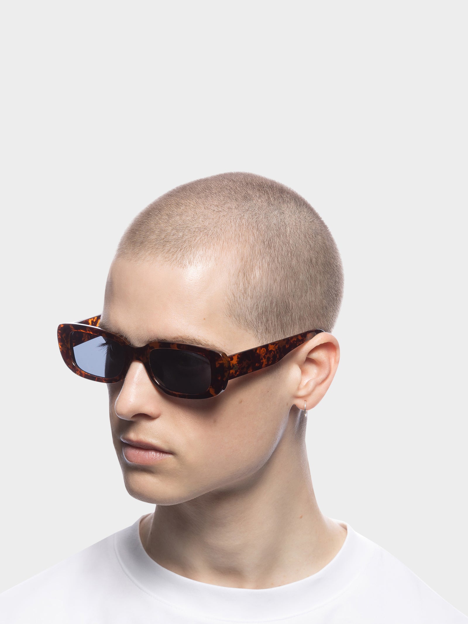 Ceres Sunglasses in Dark Tort Smoke Mono