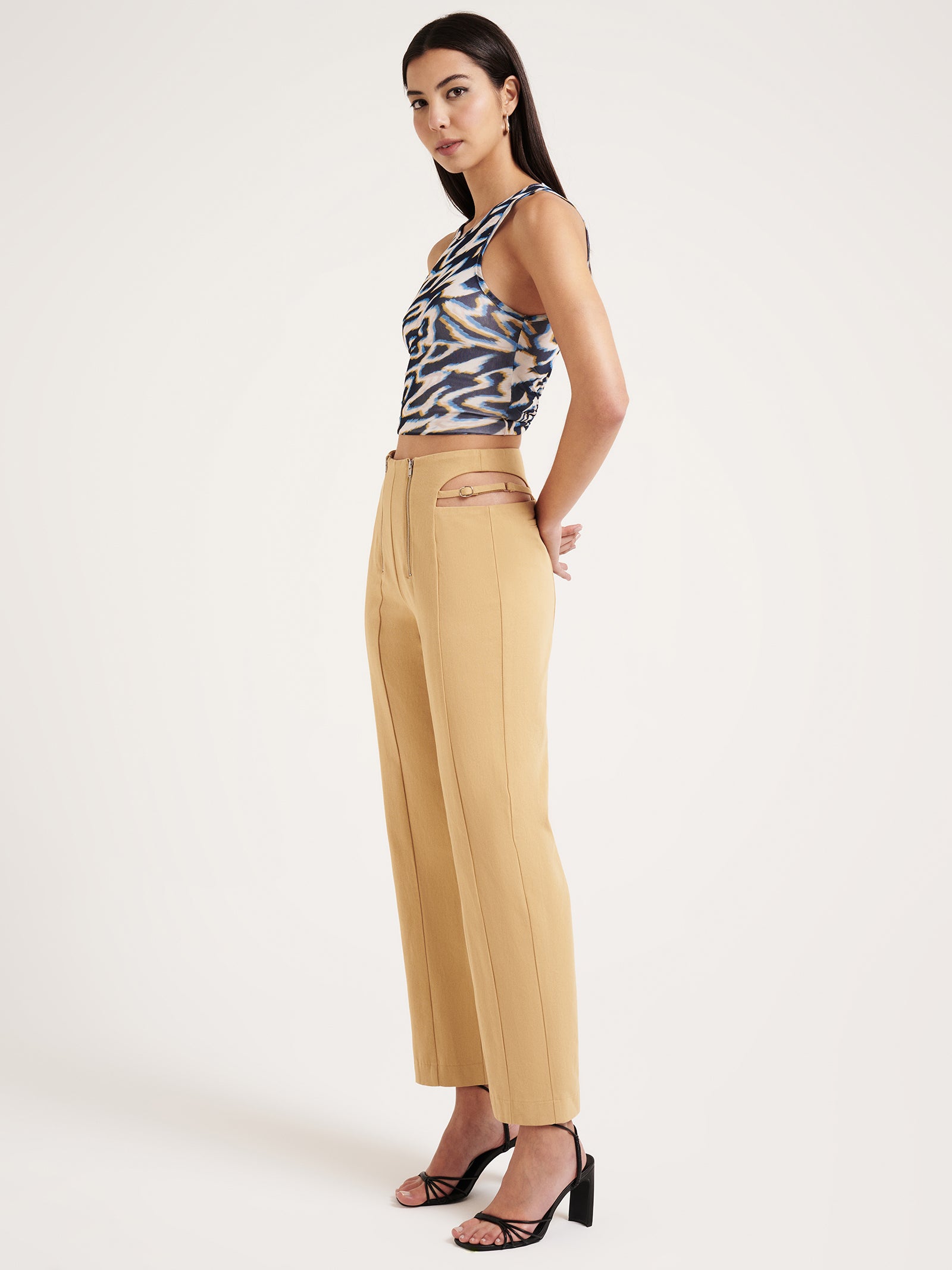 Rhea Tailored Pants in Sand