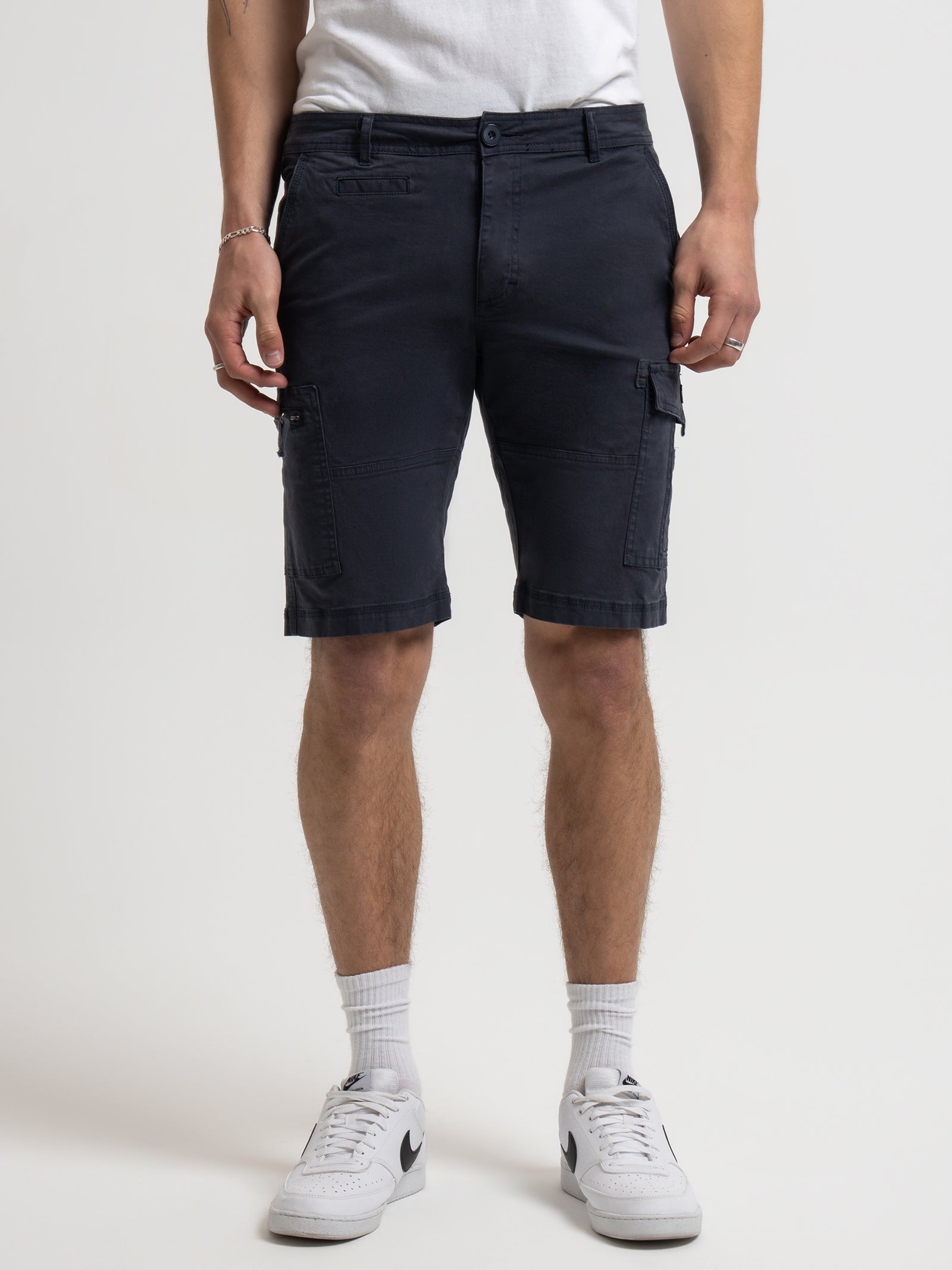 Leon Cargo Shorts in Dark Navy