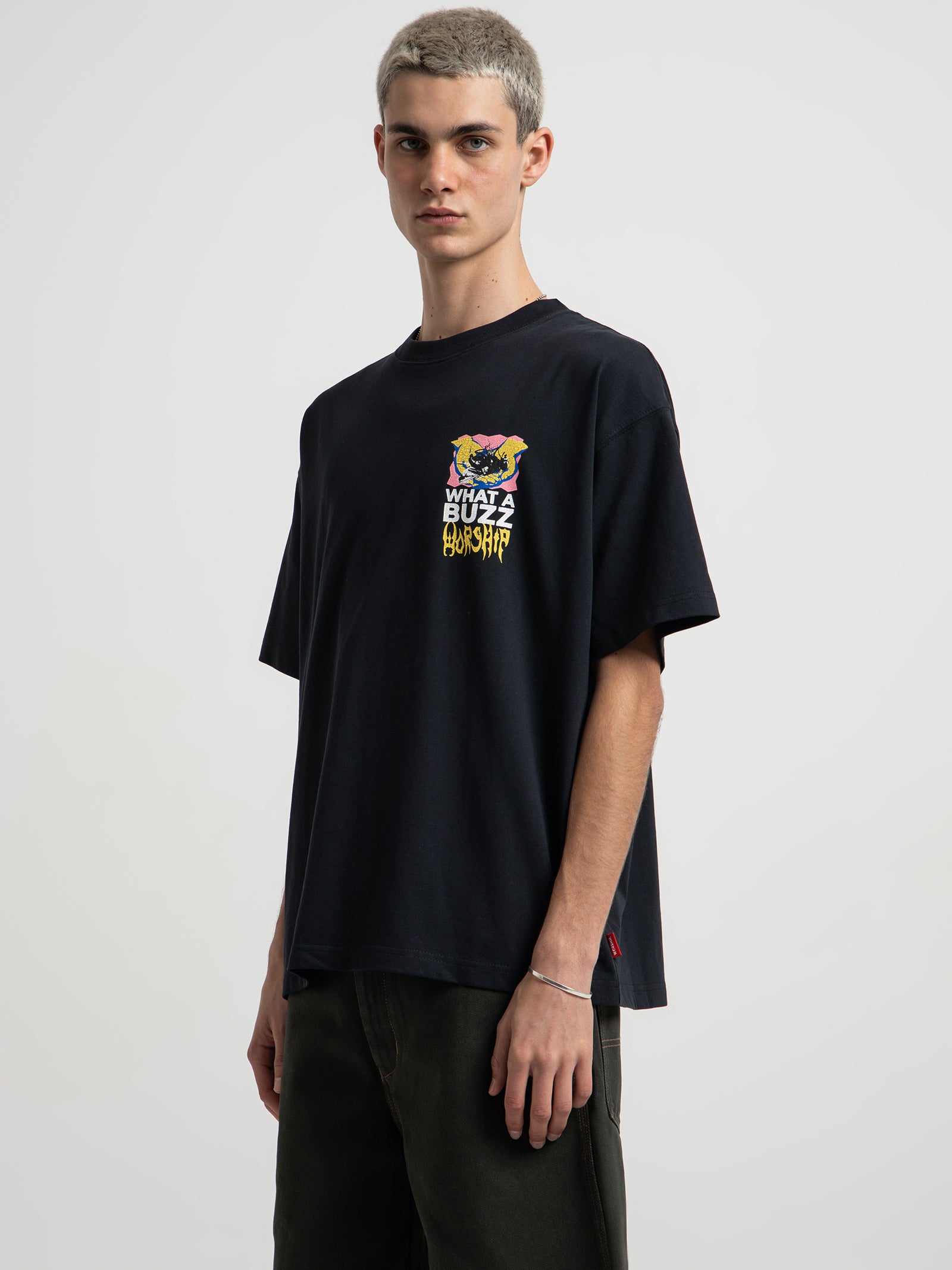 Buzz Off T-Shirt in Washed Black