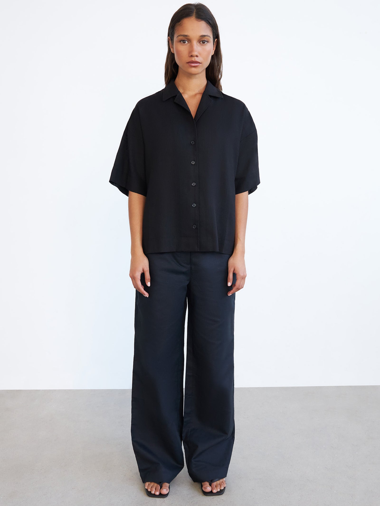 L&R Boxy Shirt In Black