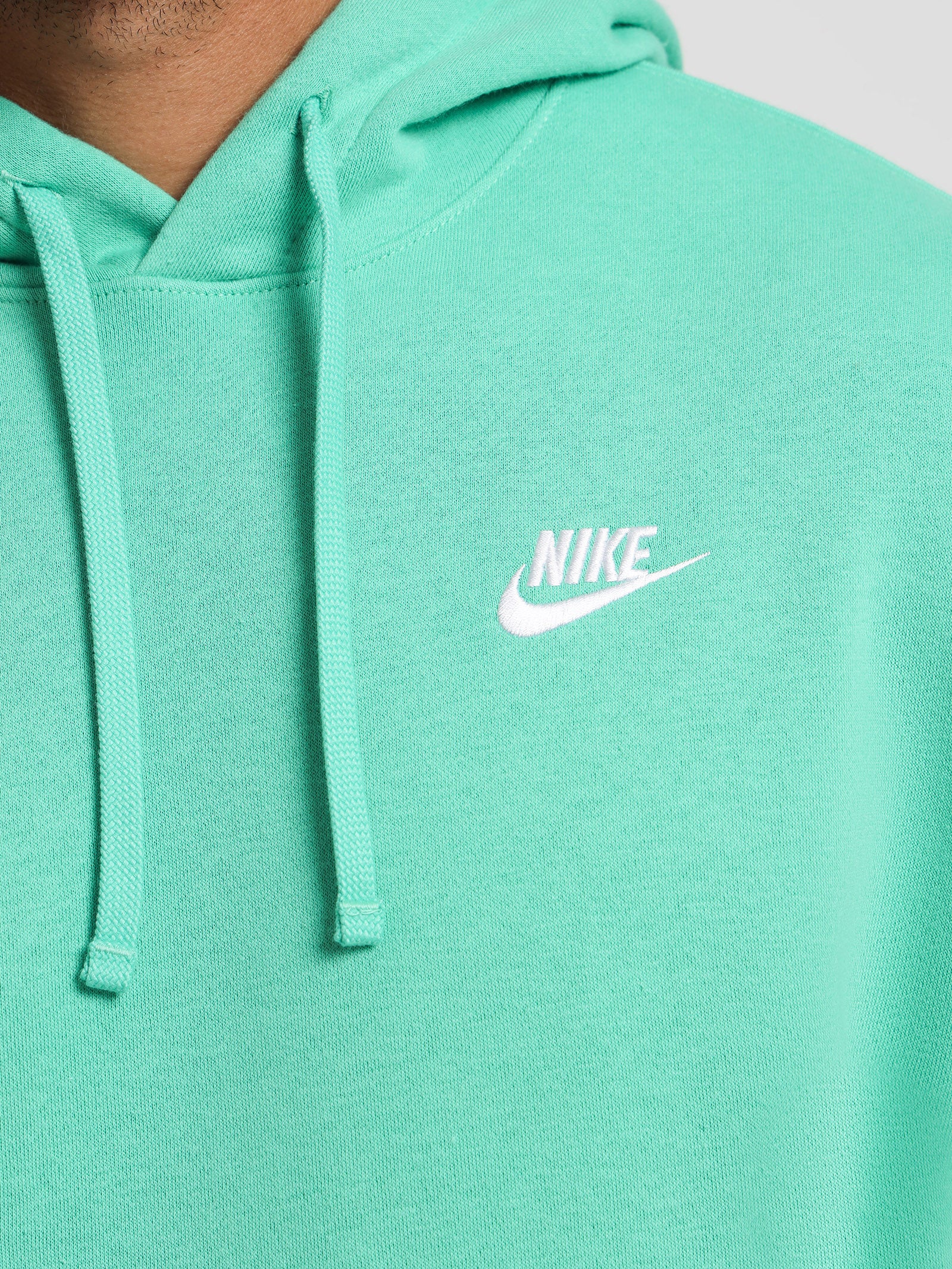 Sportswear Club Fleece Pullover Hoodie in Spring Green & White