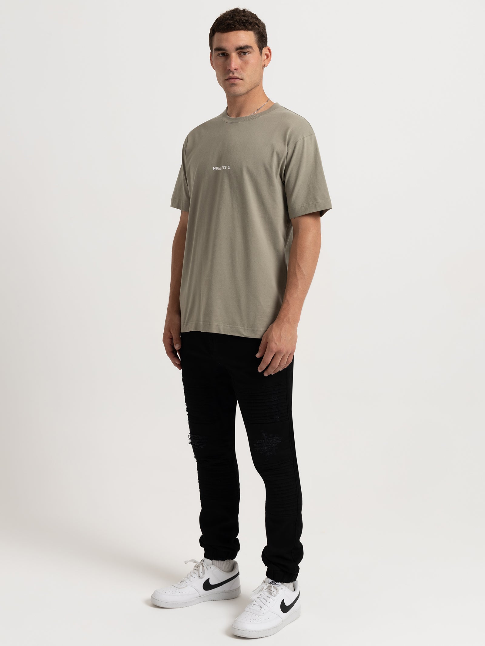 Team Spirit T-Shirt in Olive