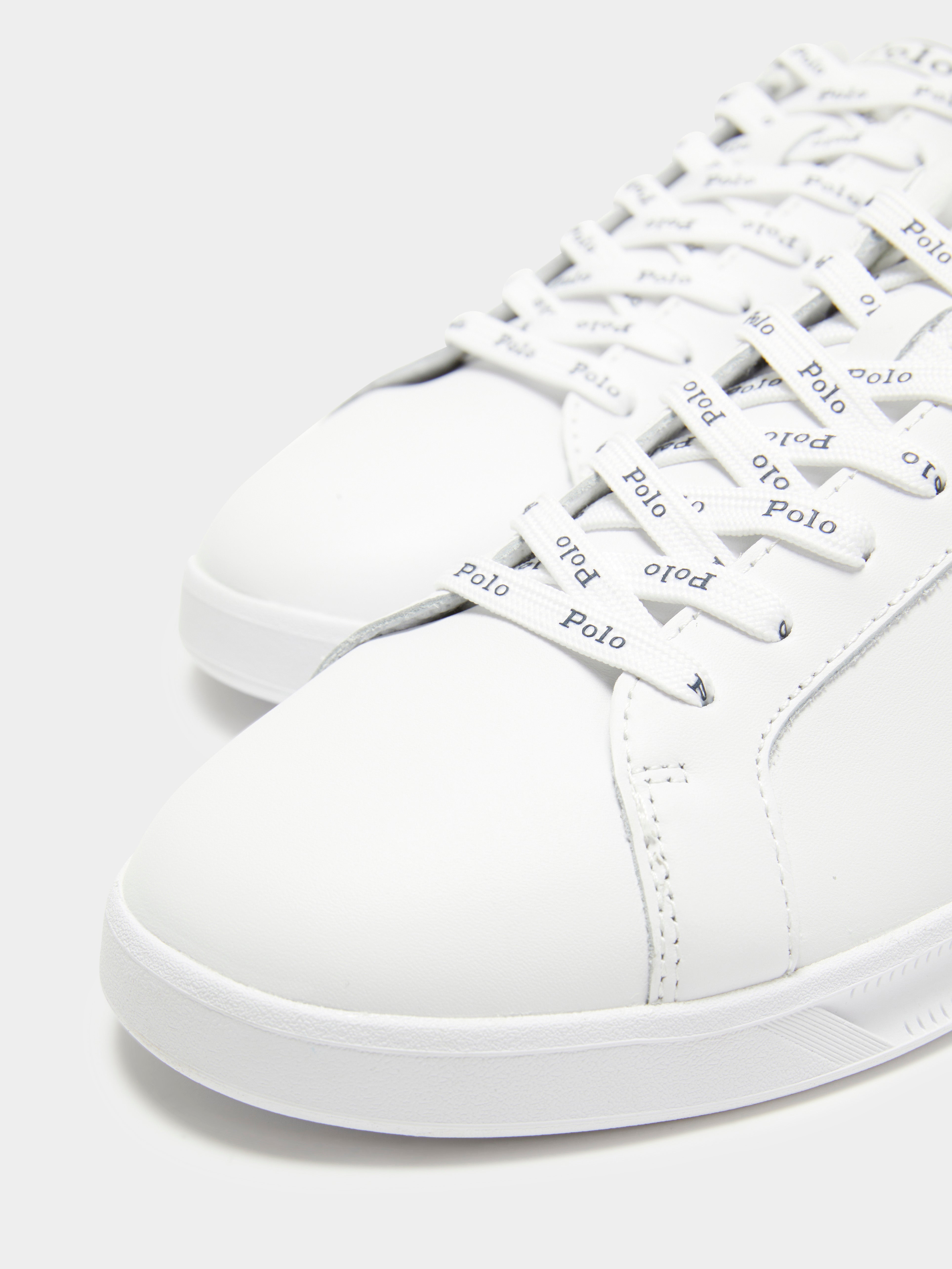 Heritage Court II Sneakers in White & Navy