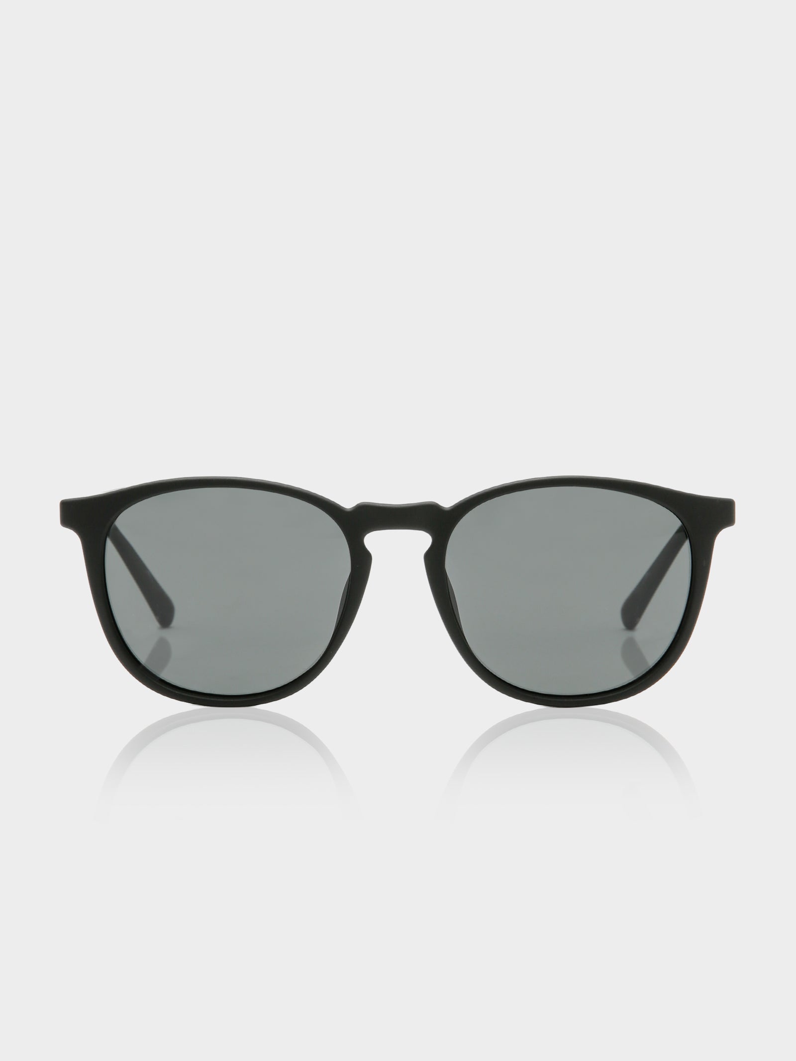 Per Sunglasses in Black & Grey