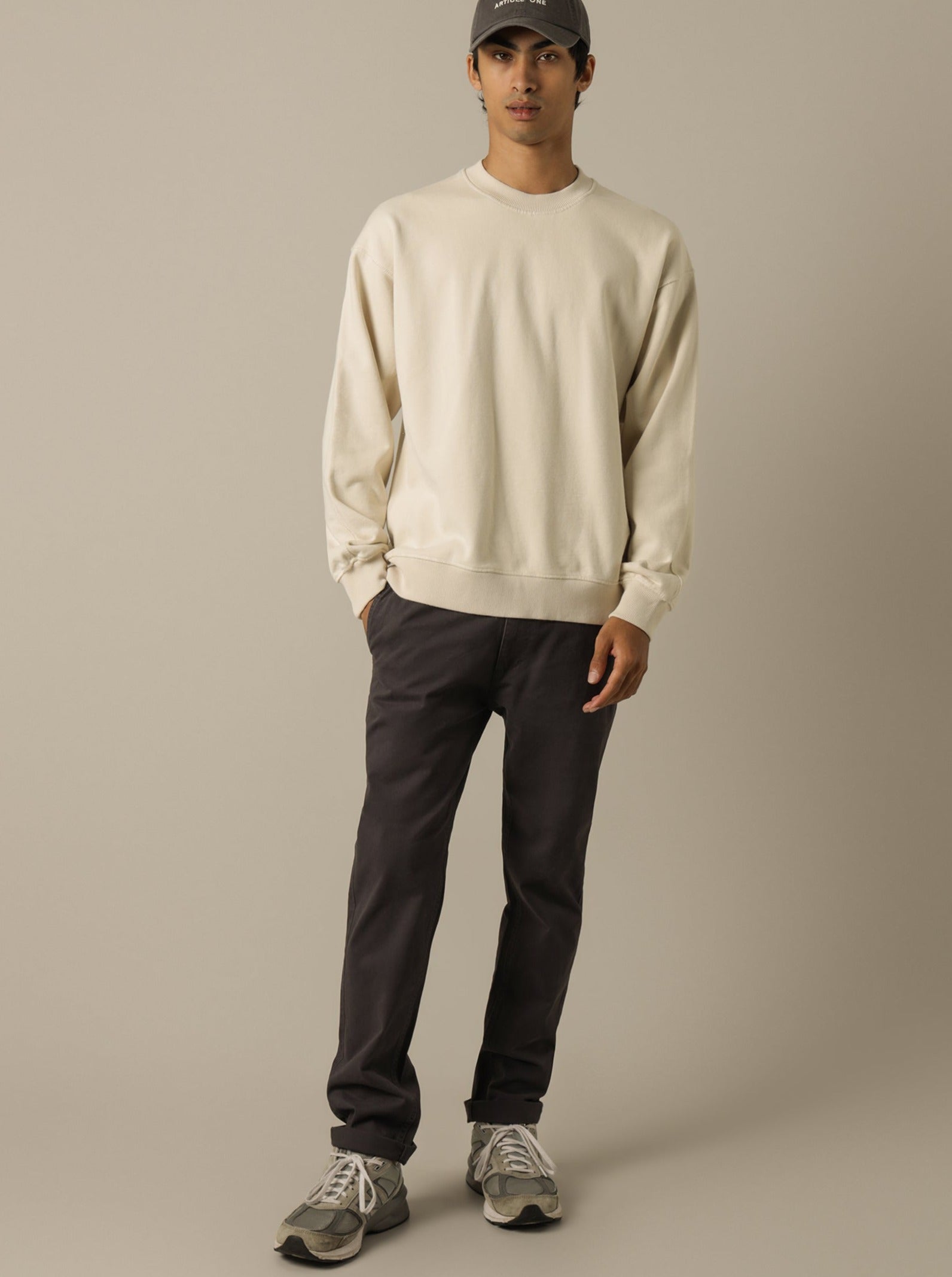 Ellis Chino Pant in Coal