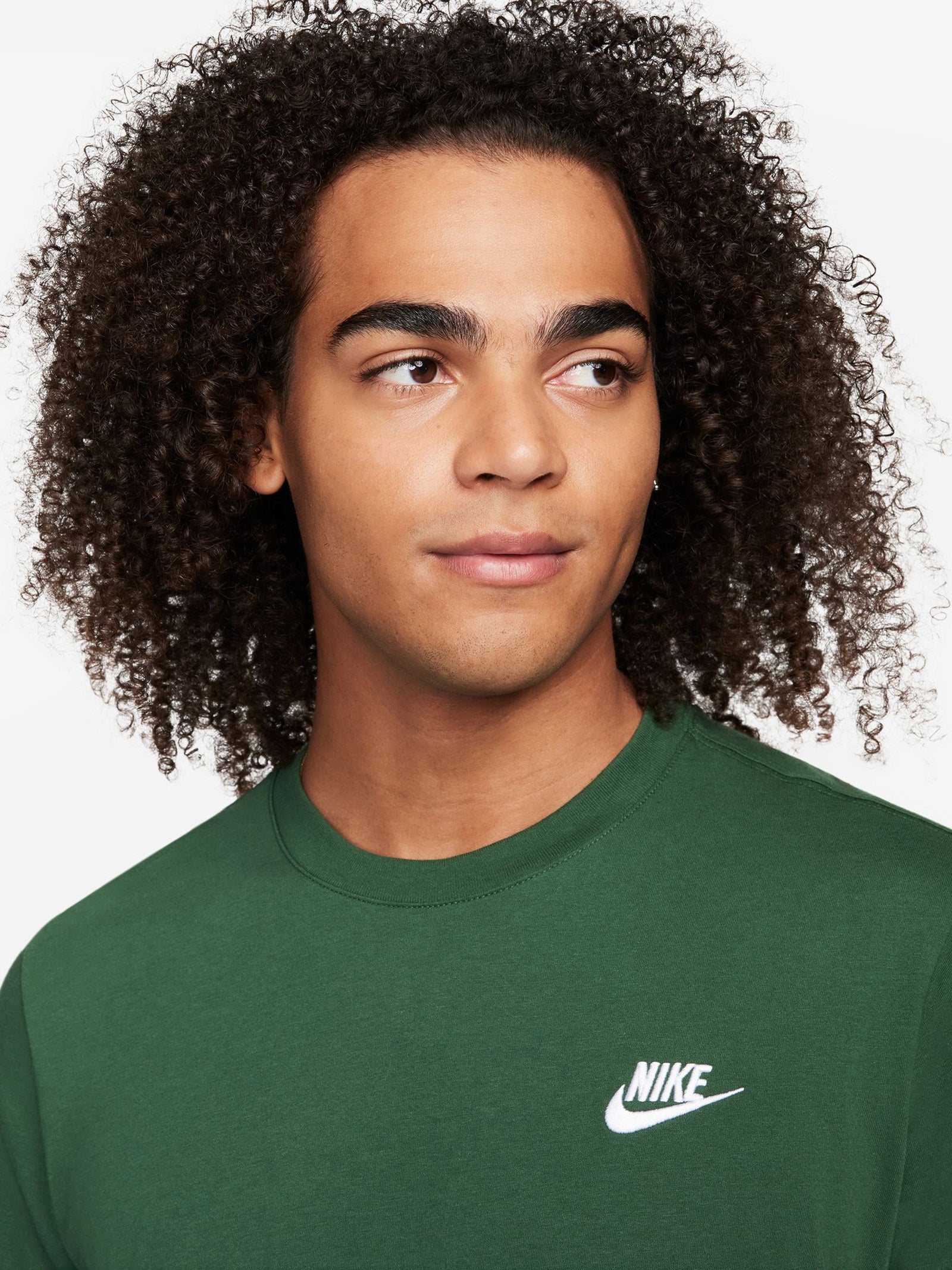 Sportswear Club T-Shirt in Green Fir