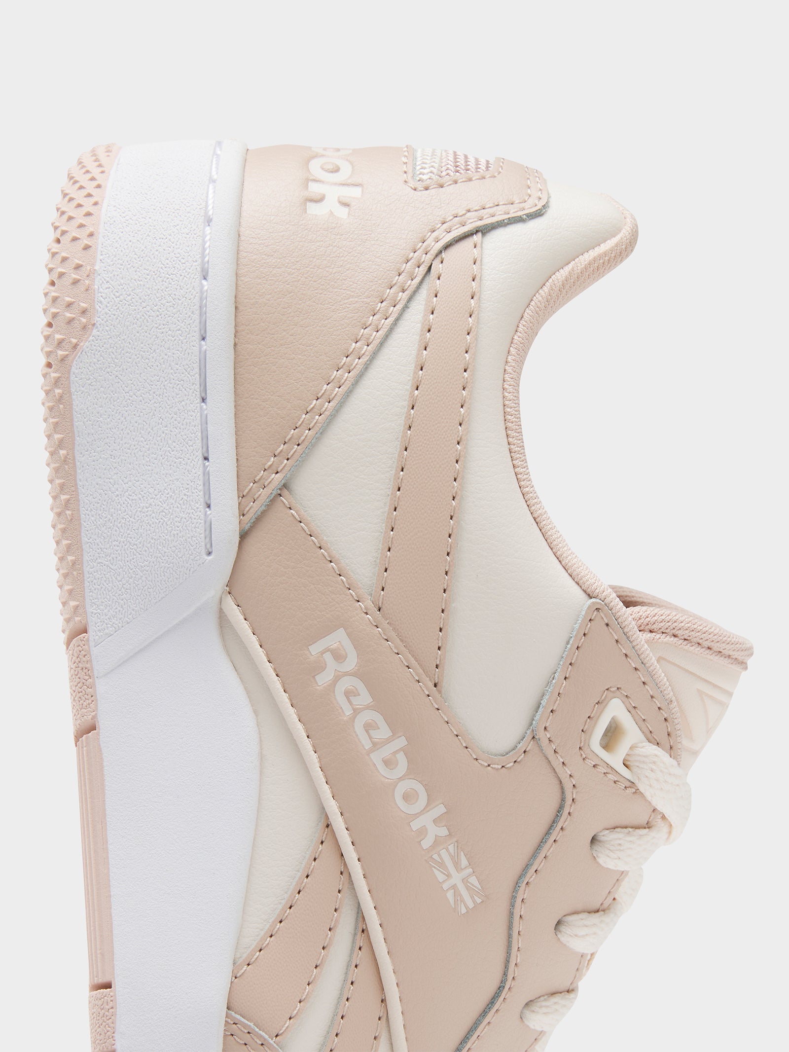 Womens BB 4000 II Basketball Sneakers in Pink Blush & Cloud White