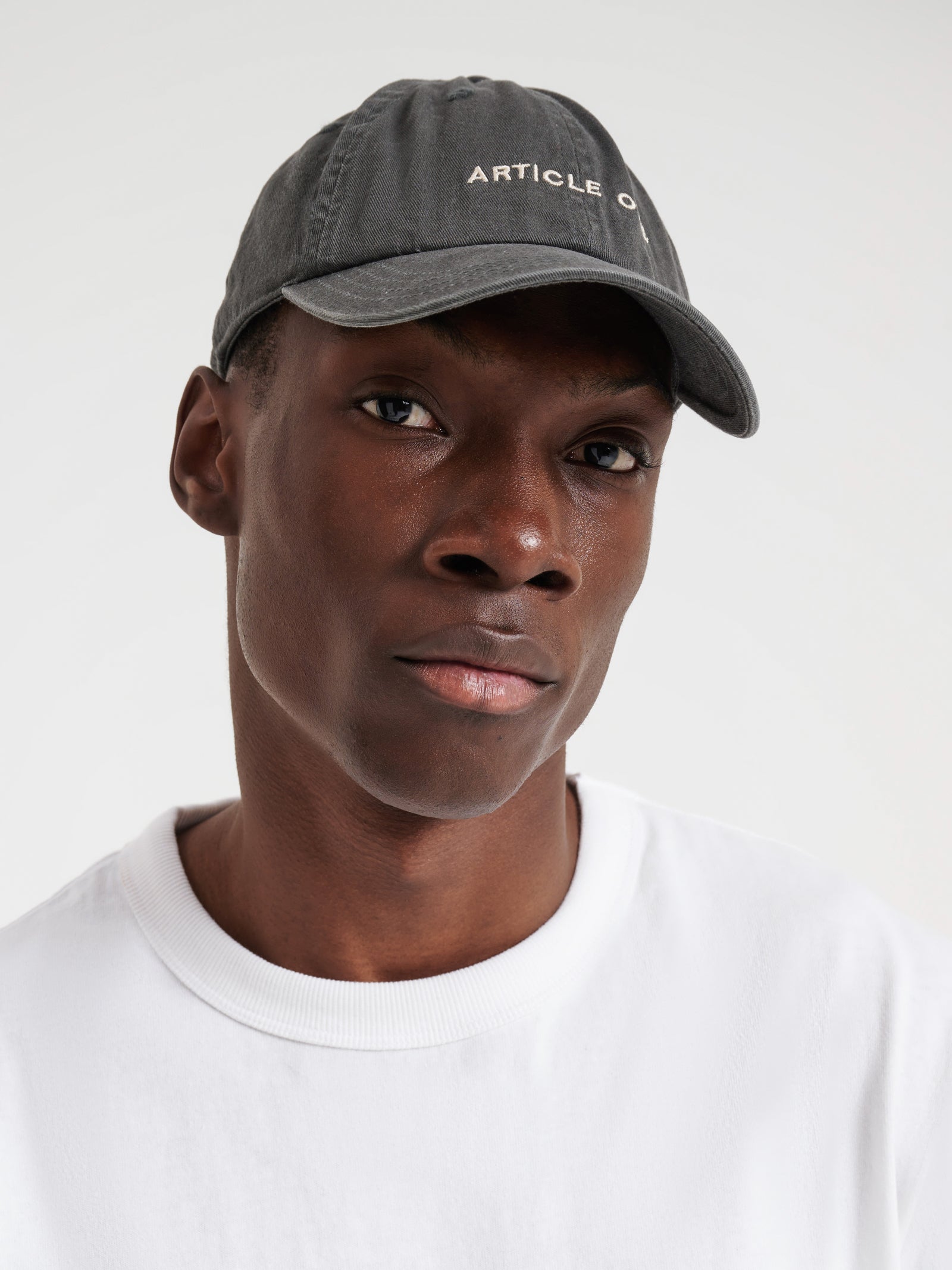 Classic Logo Cap in Coal