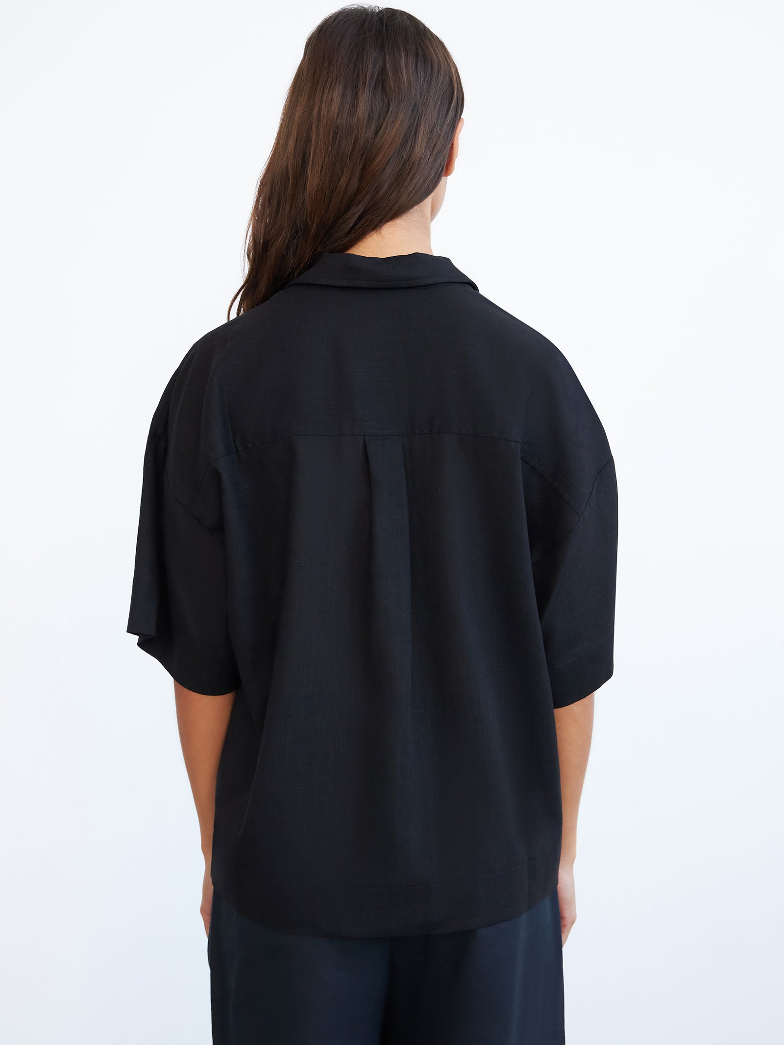 L&R Boxy Shirt In Black