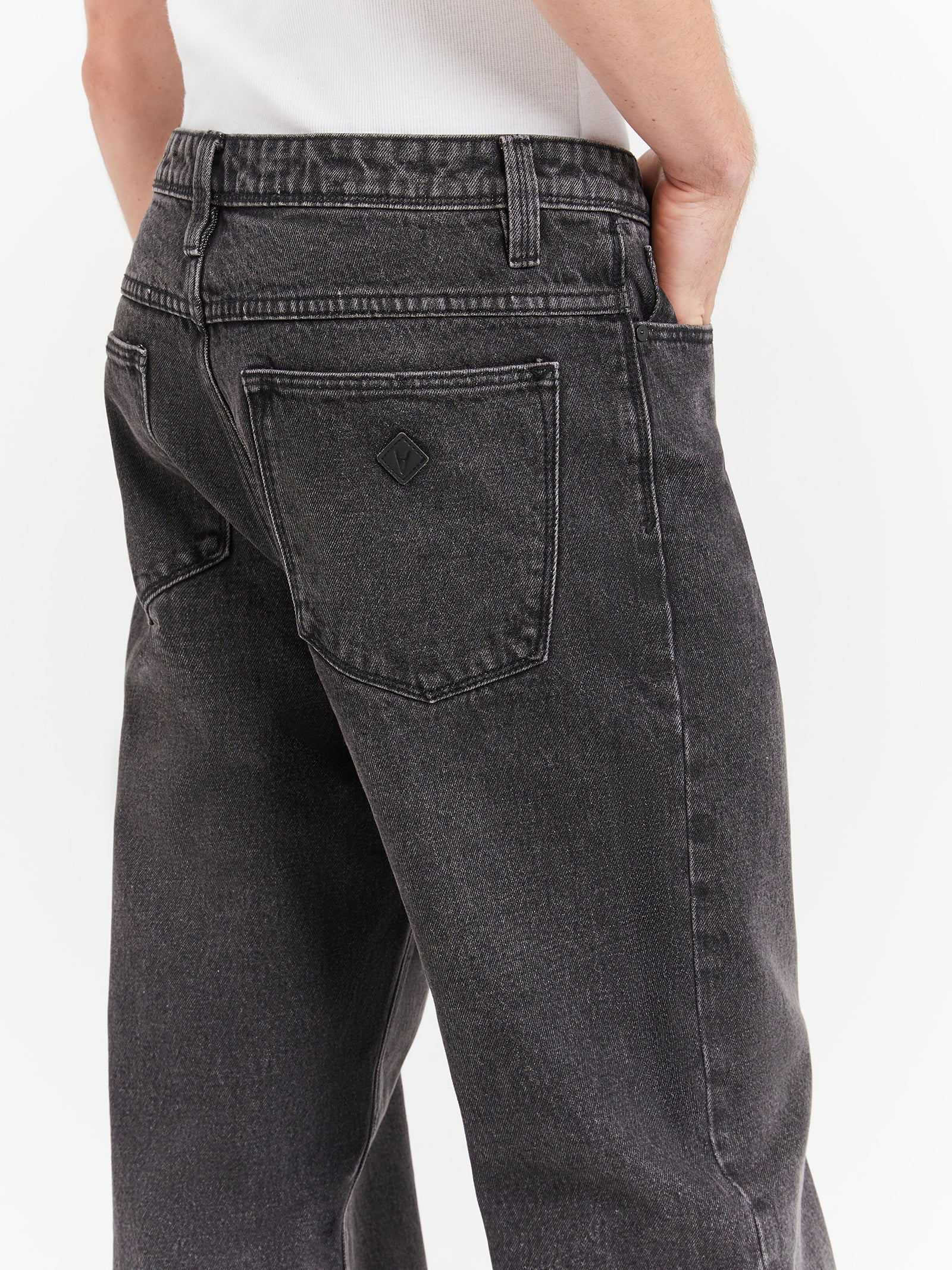 A 95 Baggy Jeans in Black Channel