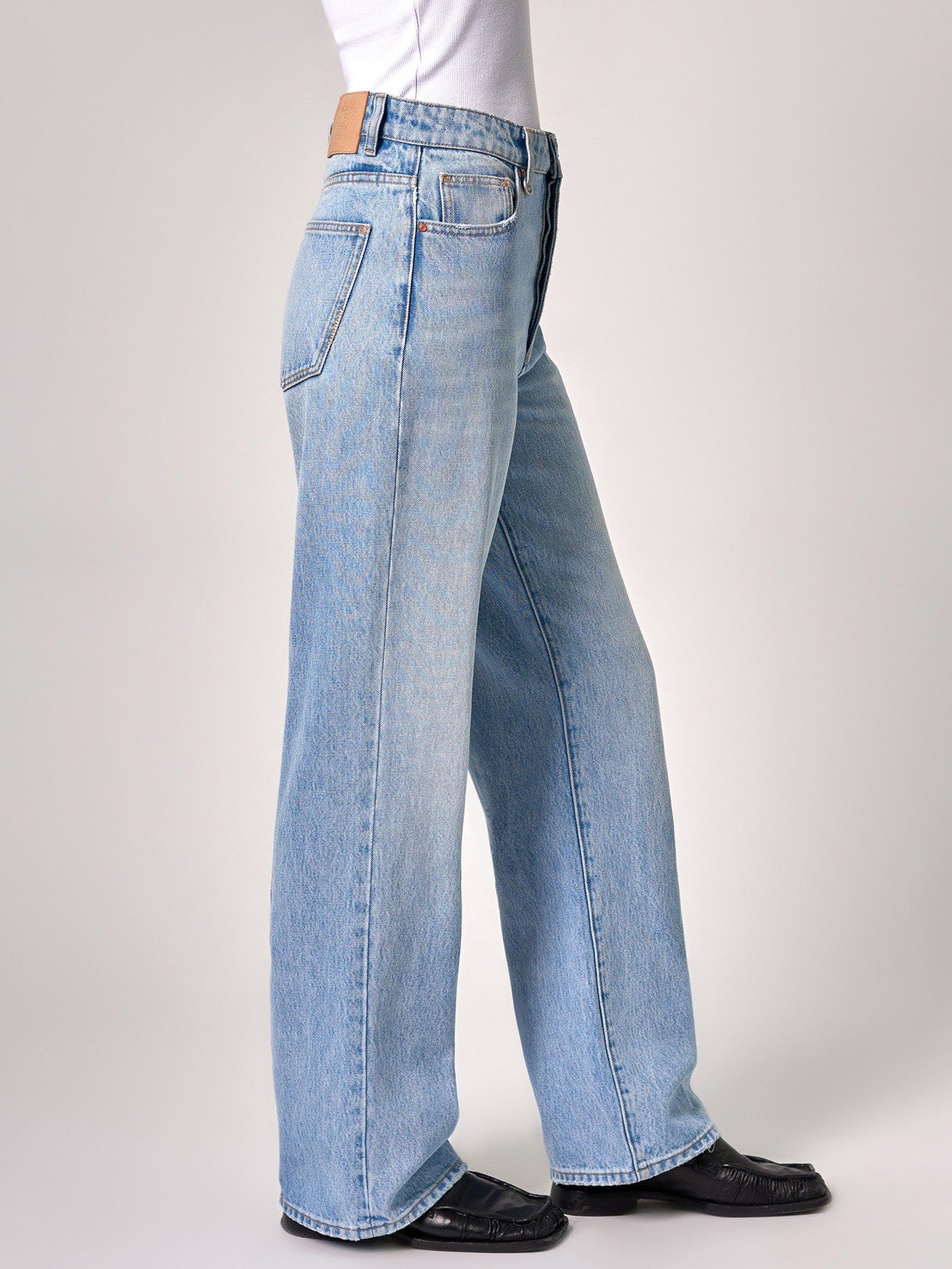 Coco Relaxed Brooklyn Jeans in Mid Vintage Indigo