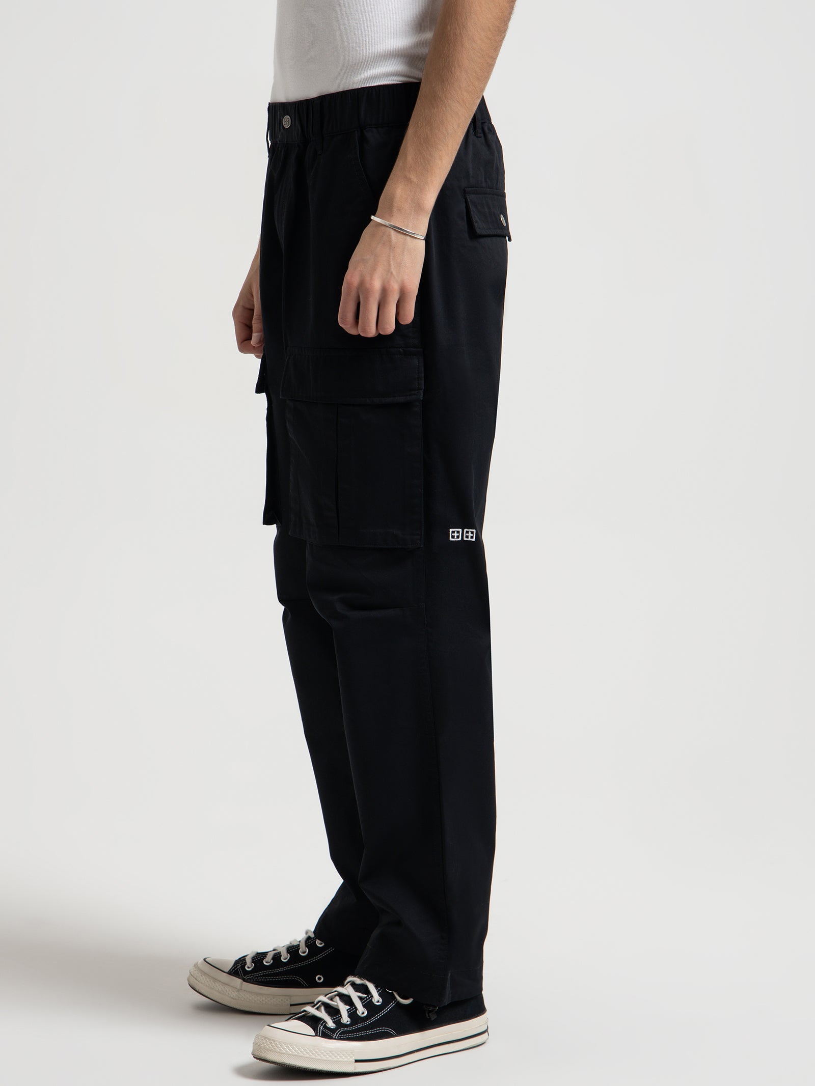 Fugitive Cargo Pants in True Black