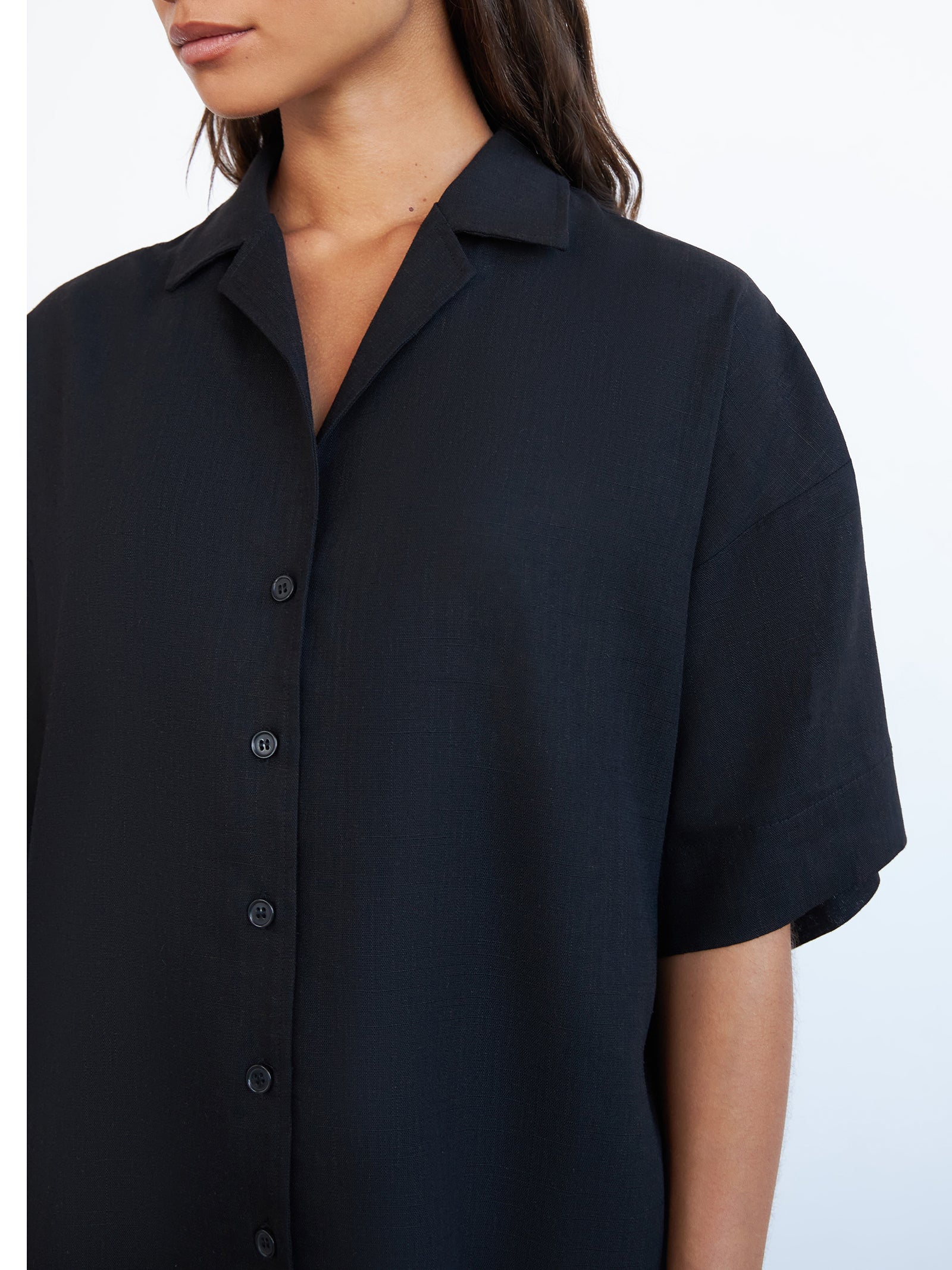 L&R Boxy Shirt In Black