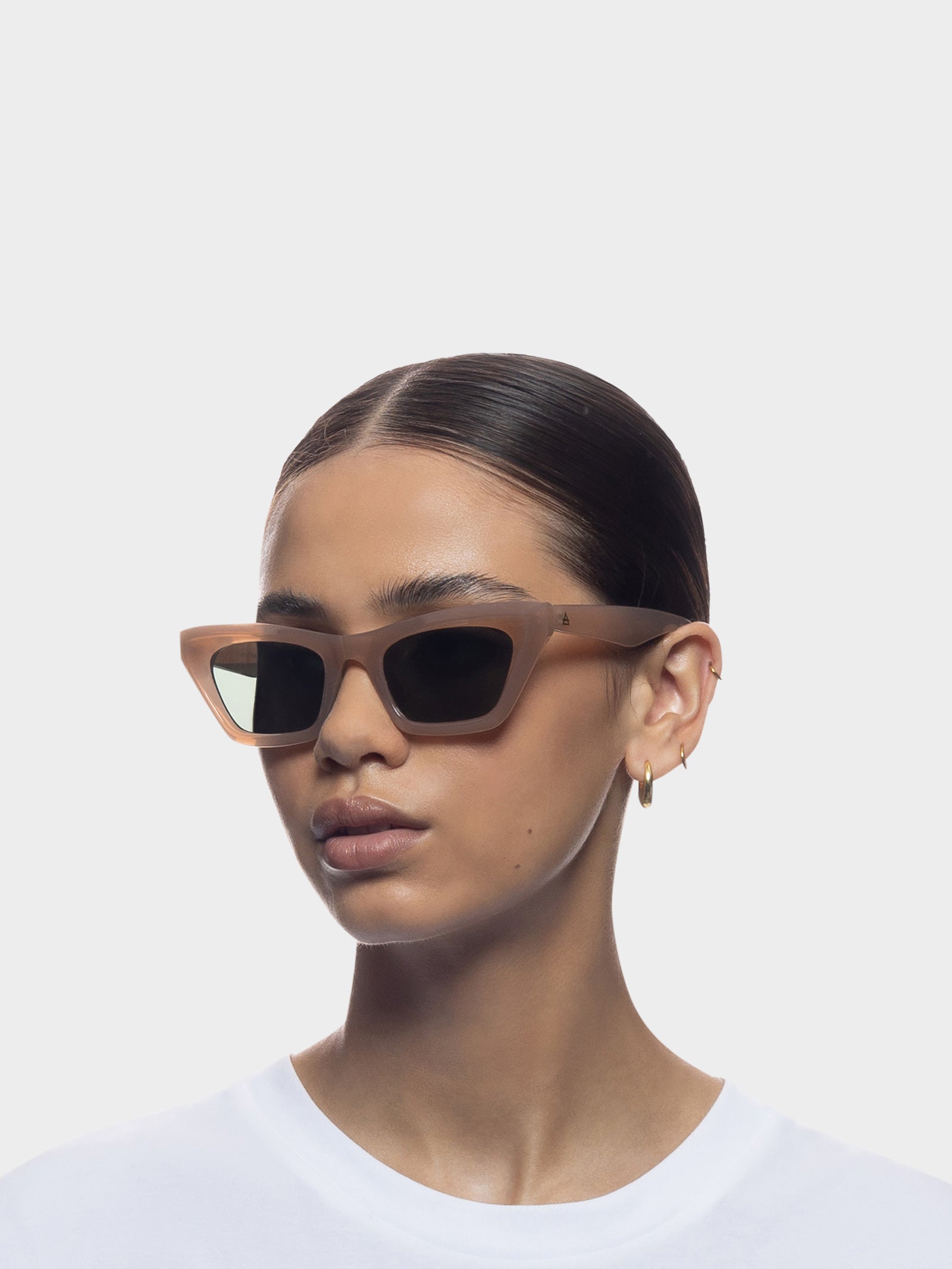 Capricornus Sunglasses in Fawn Green Mono