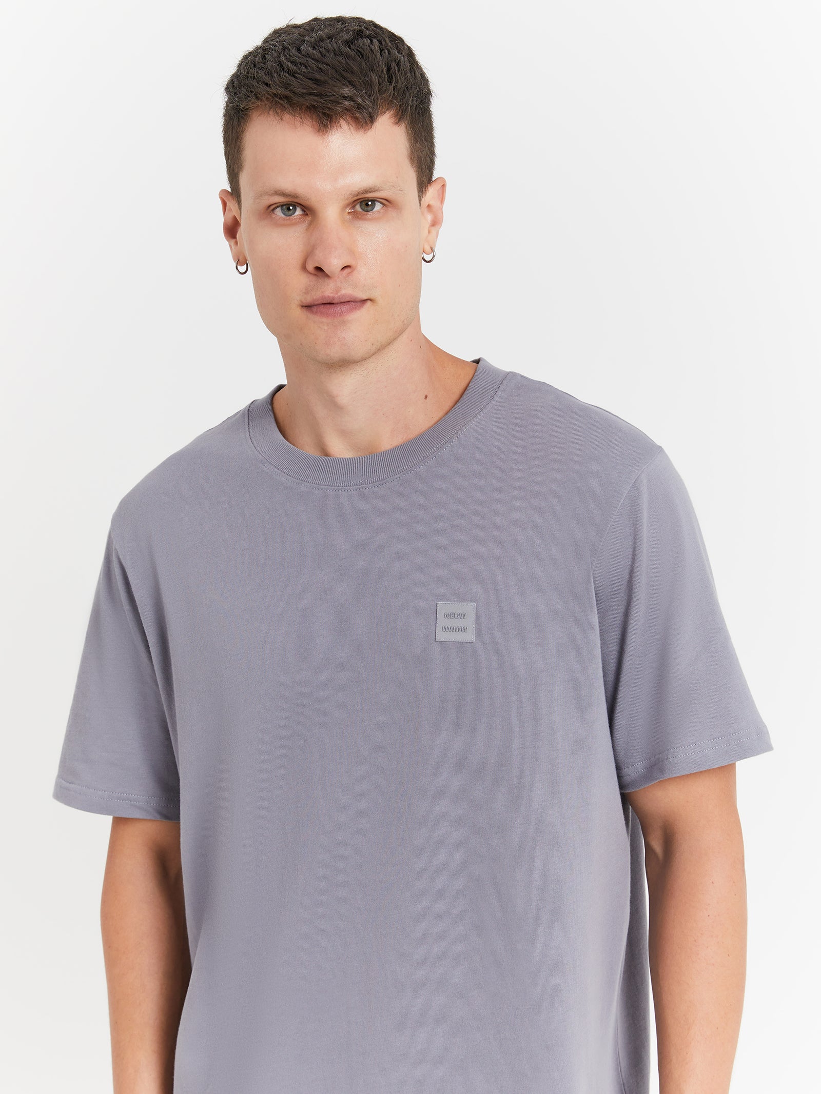 Neuw Premium T-Shirt in Washed Graphite