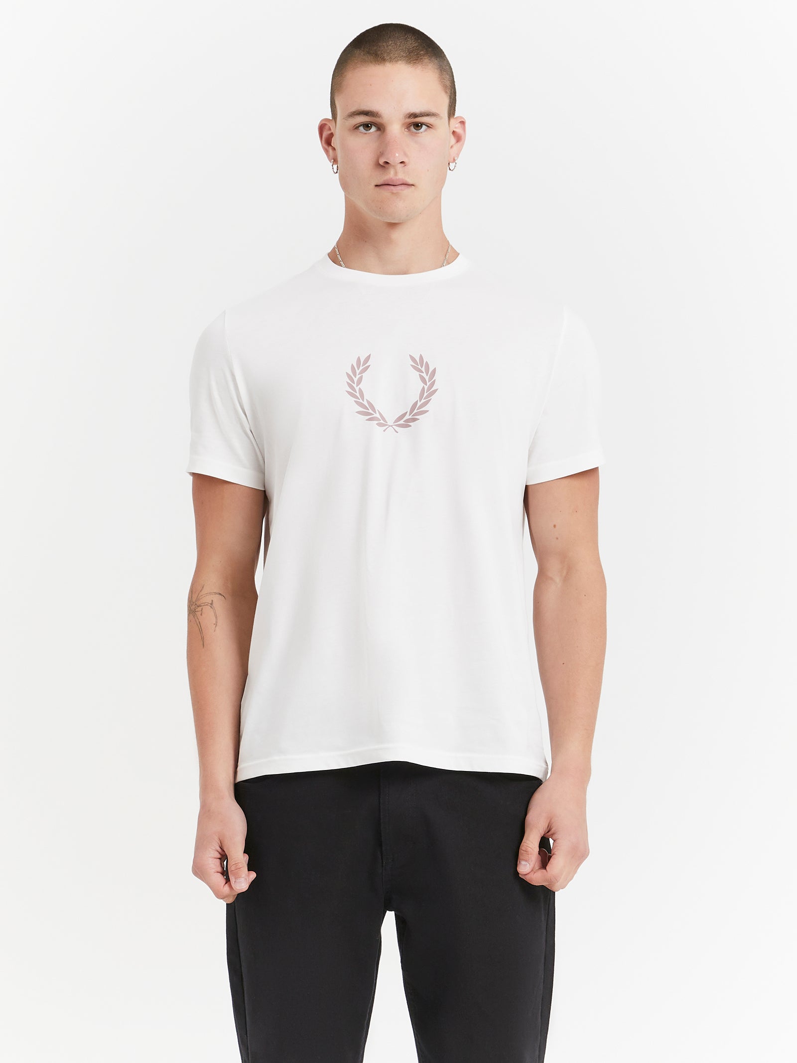 Laurel Wreath Graphic T-Shirt in Snow White