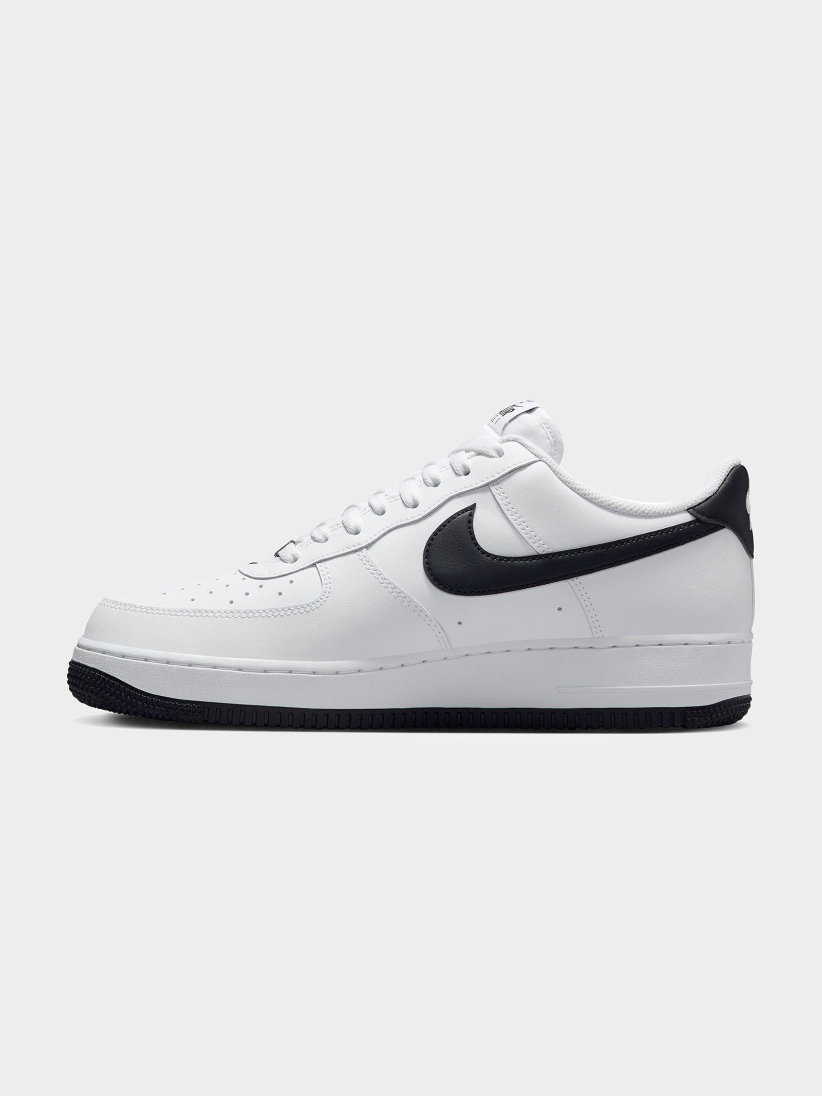 Mens Air Force 1 '07 Sneakers