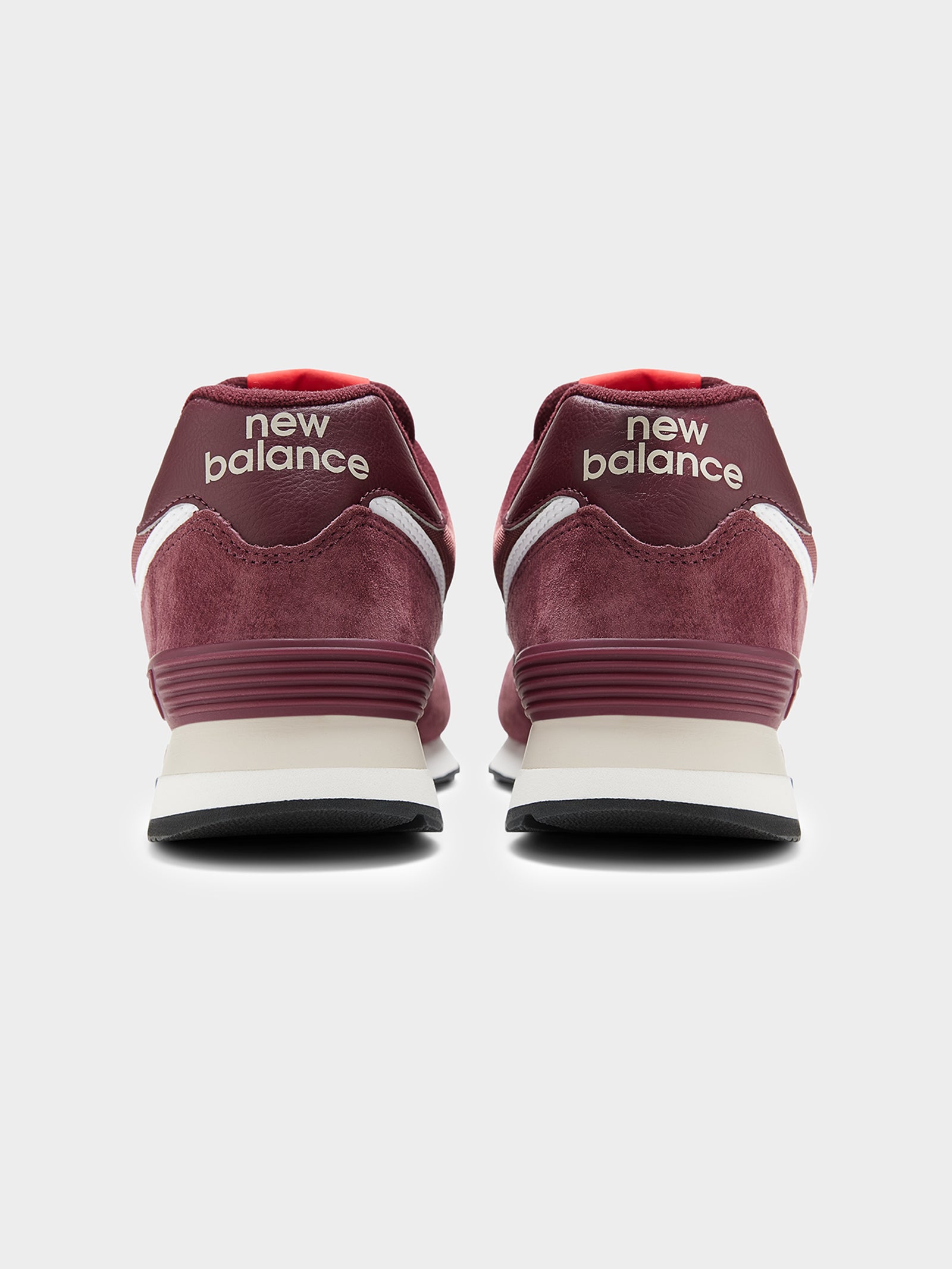 Unisex 574 Sneakers in Maroon