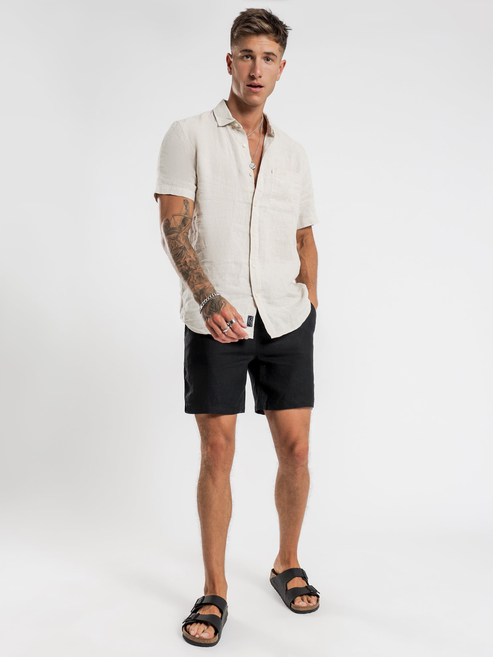 Riviera Linen Shorts in Black